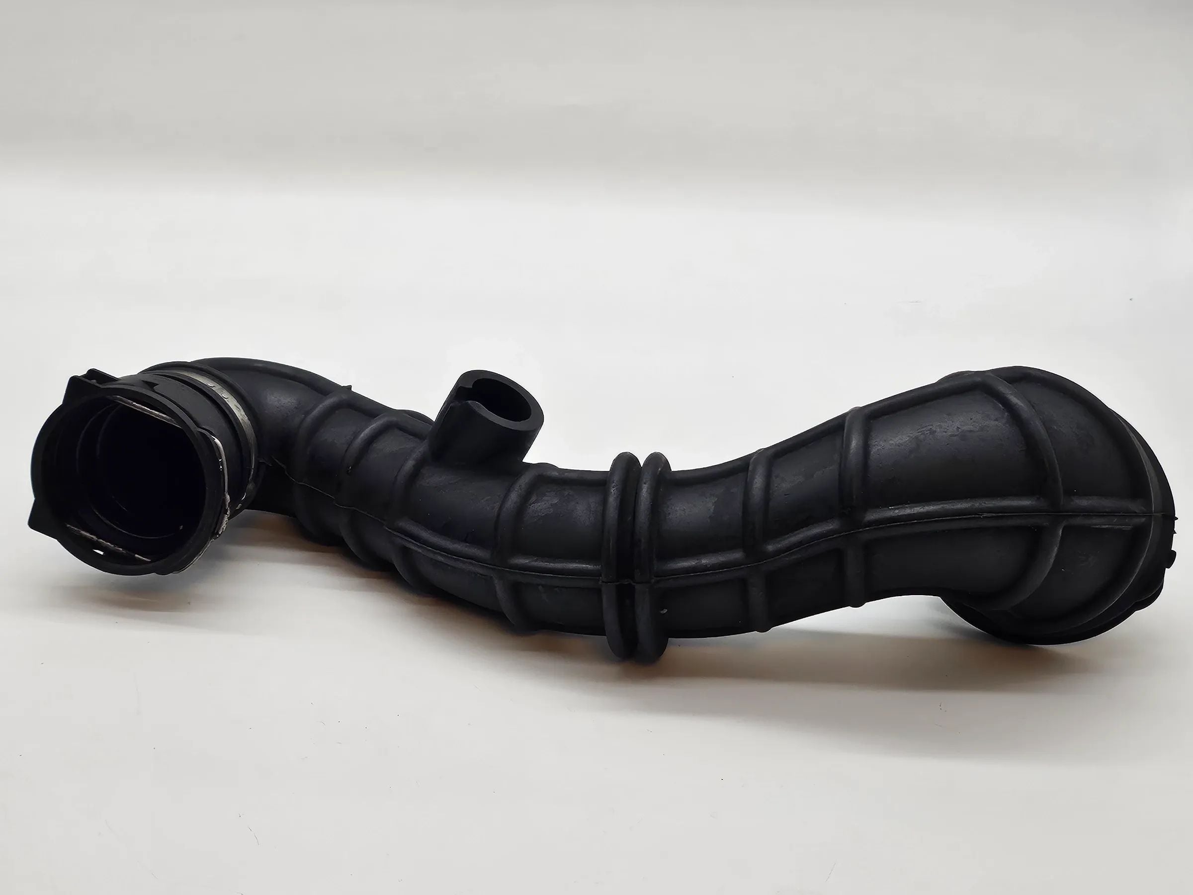 Original Ford Focus MK1 DNW Turboschlauch Ansaugschlauch 98AB9R504CE