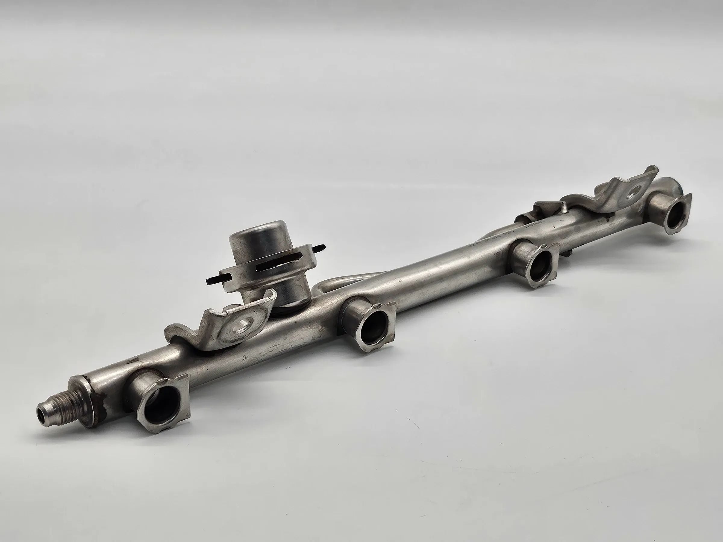 Original Mercedes W203 C200 Kompressor Einspritzleiste Düsenleiste A1110703095