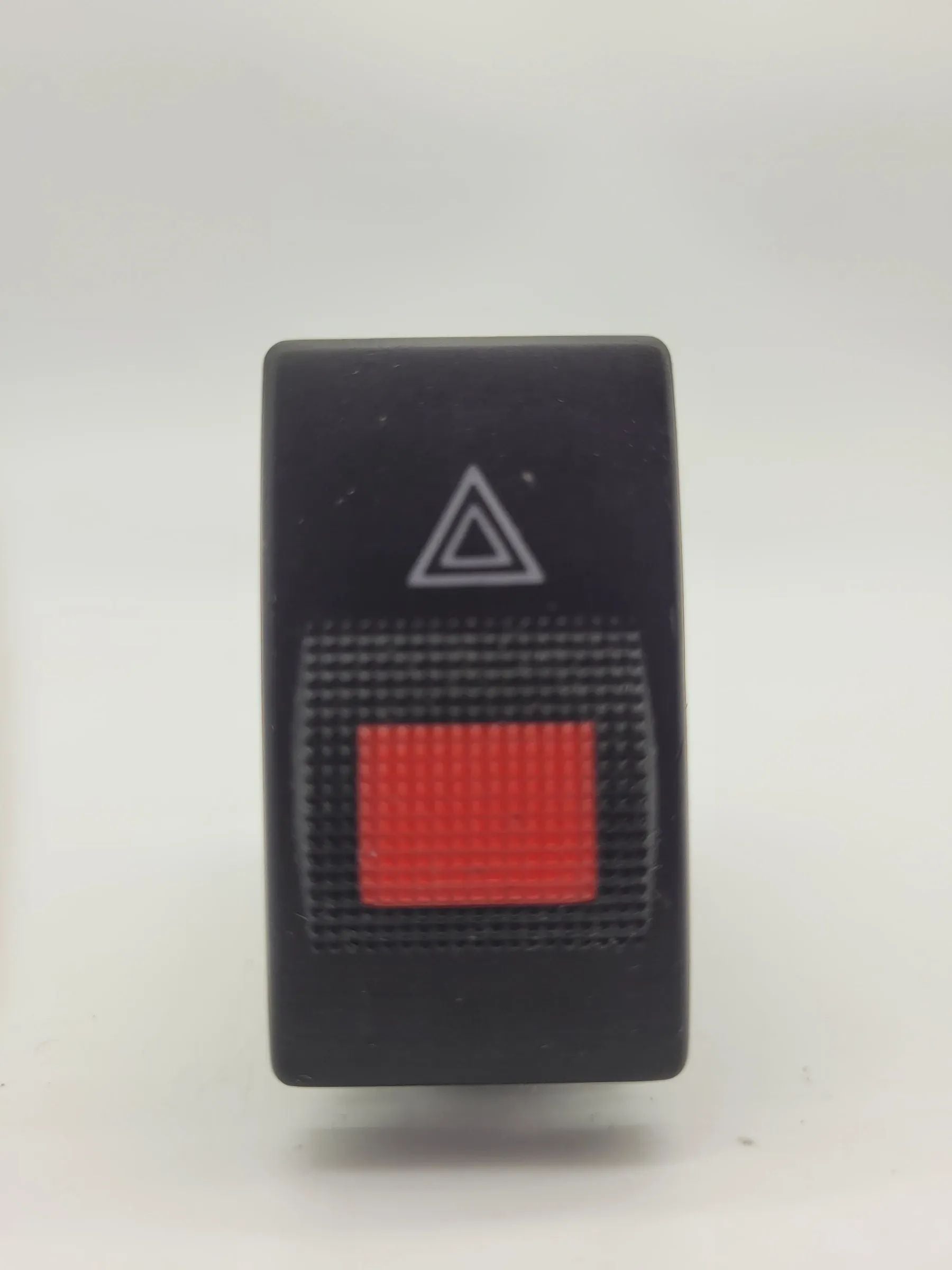 Original AUDI A4 (8D2/B5) Warnblinkschalter 8D0941509D