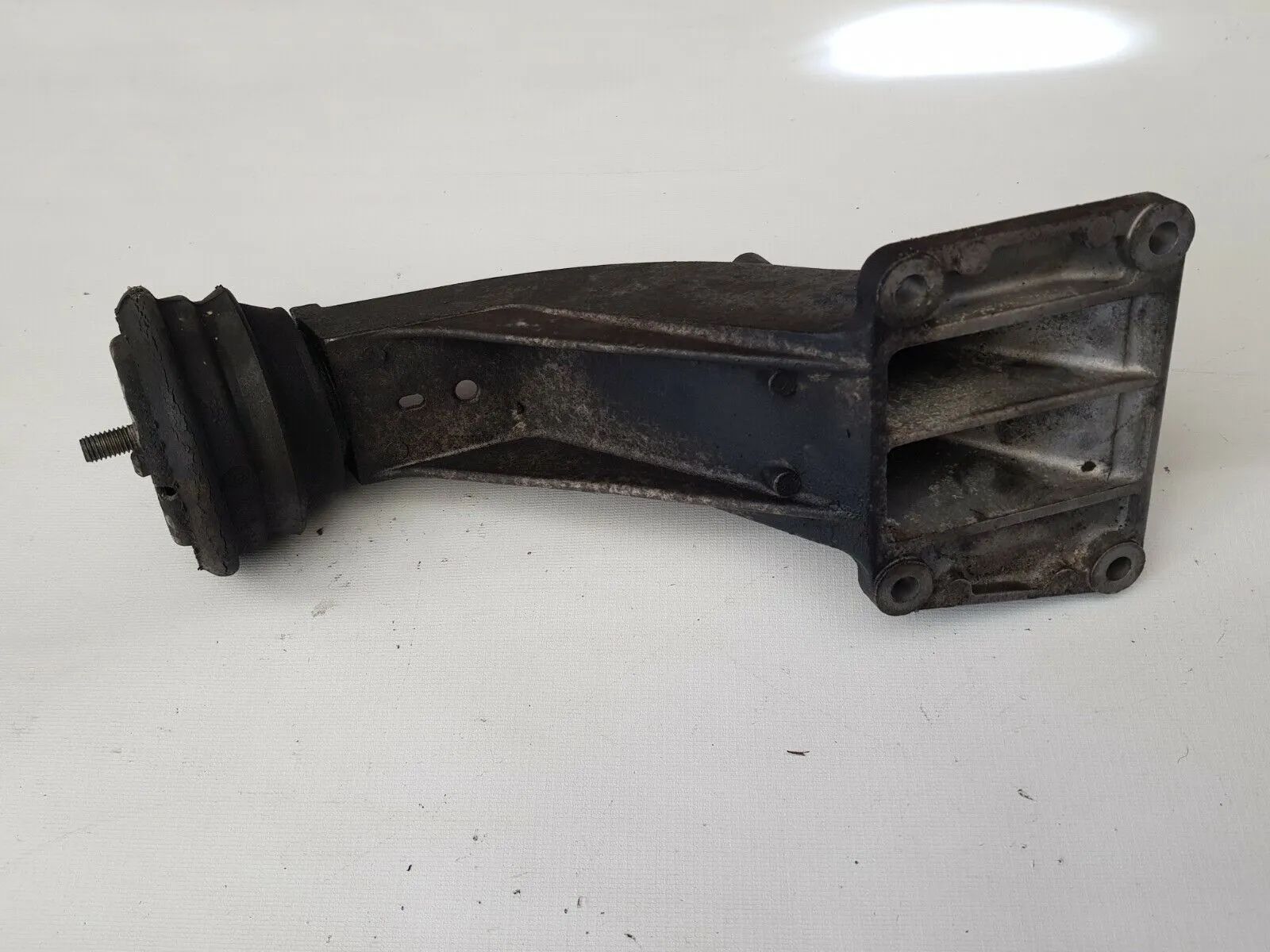 Orijinal BMW E39 528i Motor Takozu Lastik Takozu 1095517 Tutucu ile