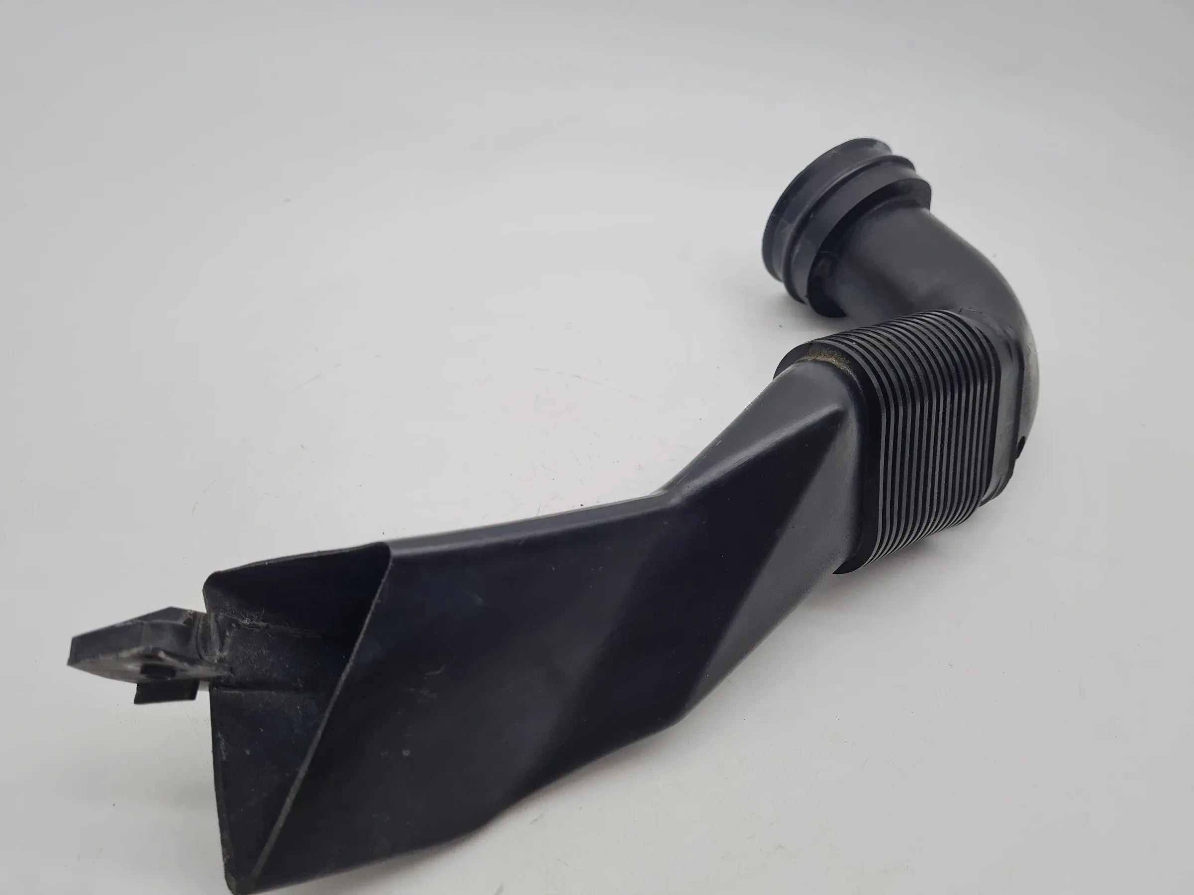 Original Audi A6 (4B2/4B4) V6 2.4 Ansaugschlauch Ansaugrohr Rohr 4B0903655