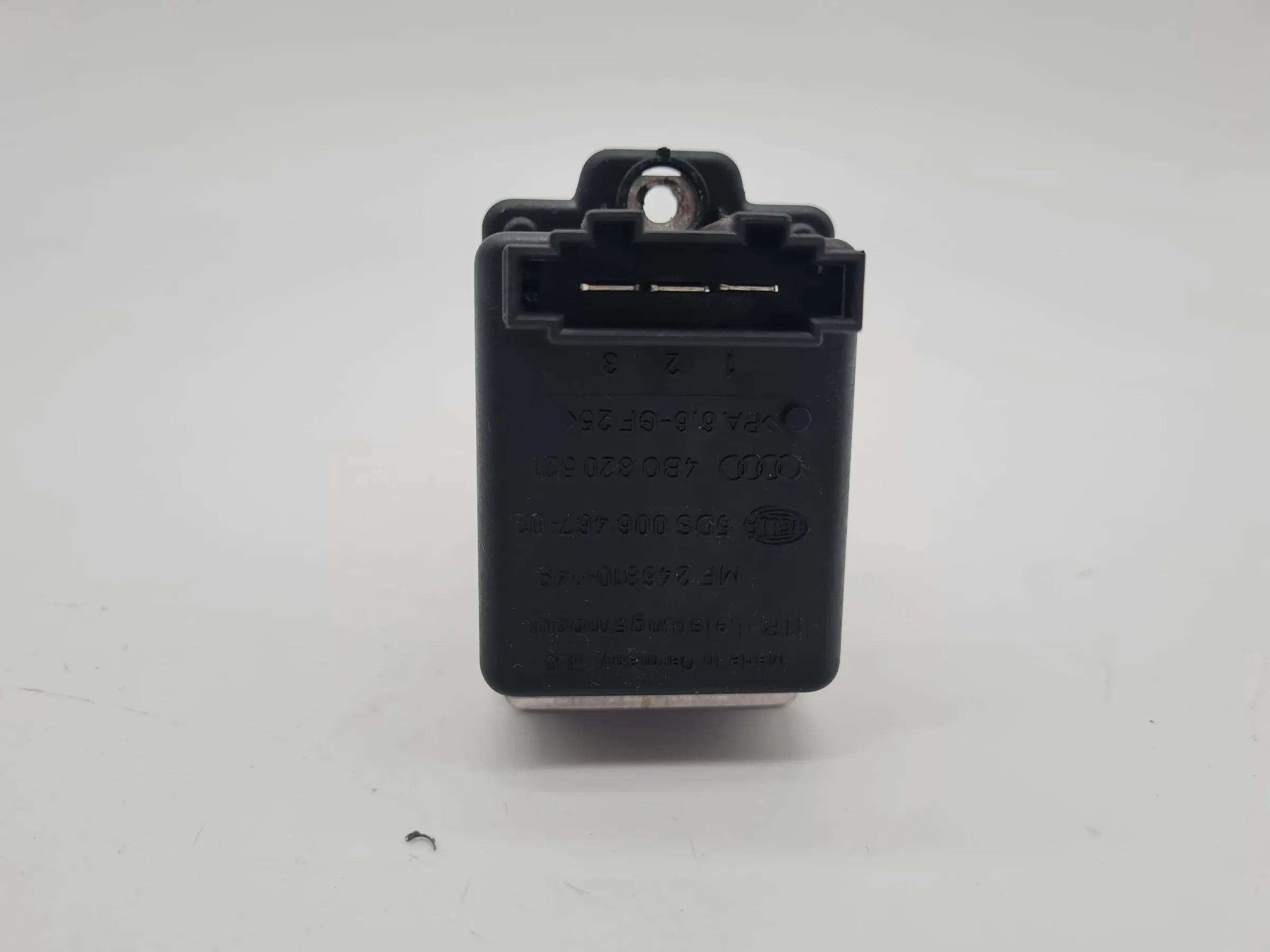 Original Audi A6 (4B2/4B4) Gebläseregler Widerstand Vorwiderstand 4B0820521