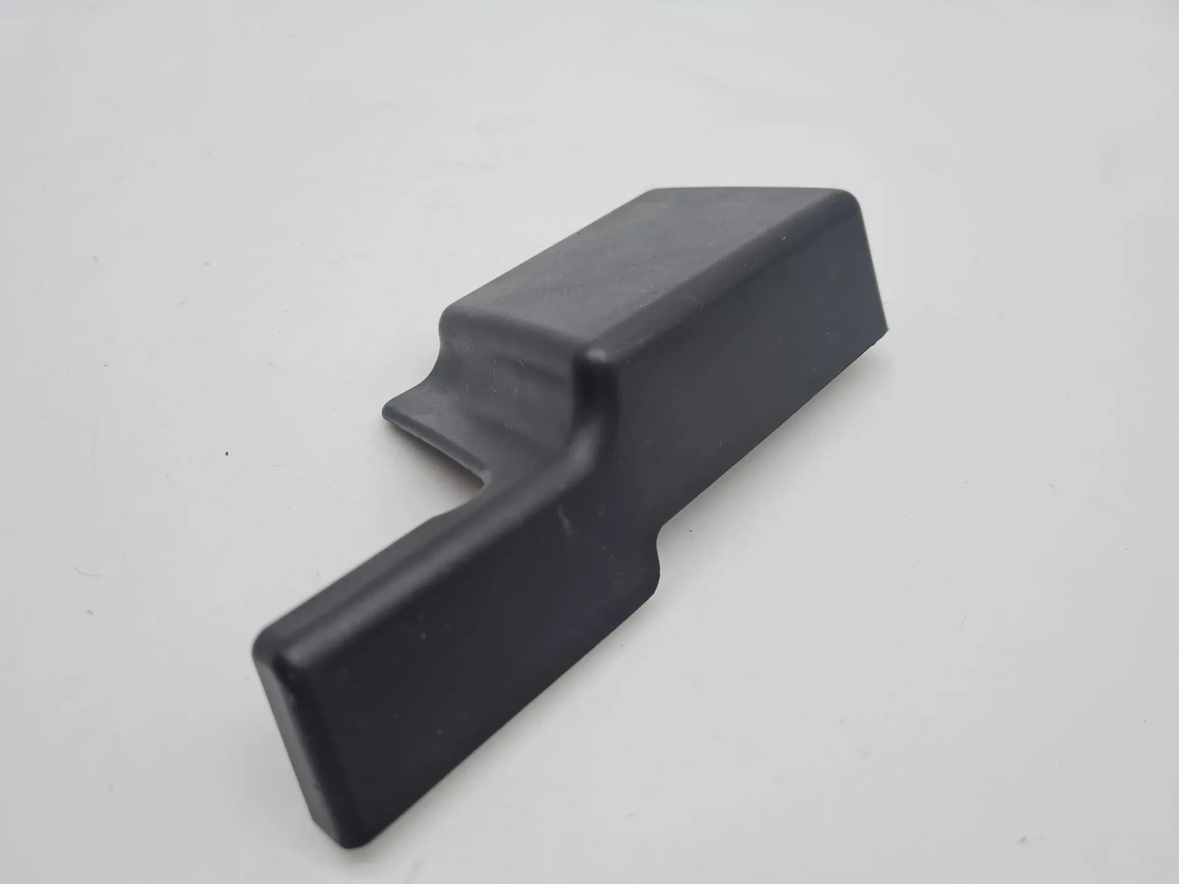 Original Audi A6 (4B2/4B4) Führungsschiene SItz Blende Rechts Vorne 8L0881350