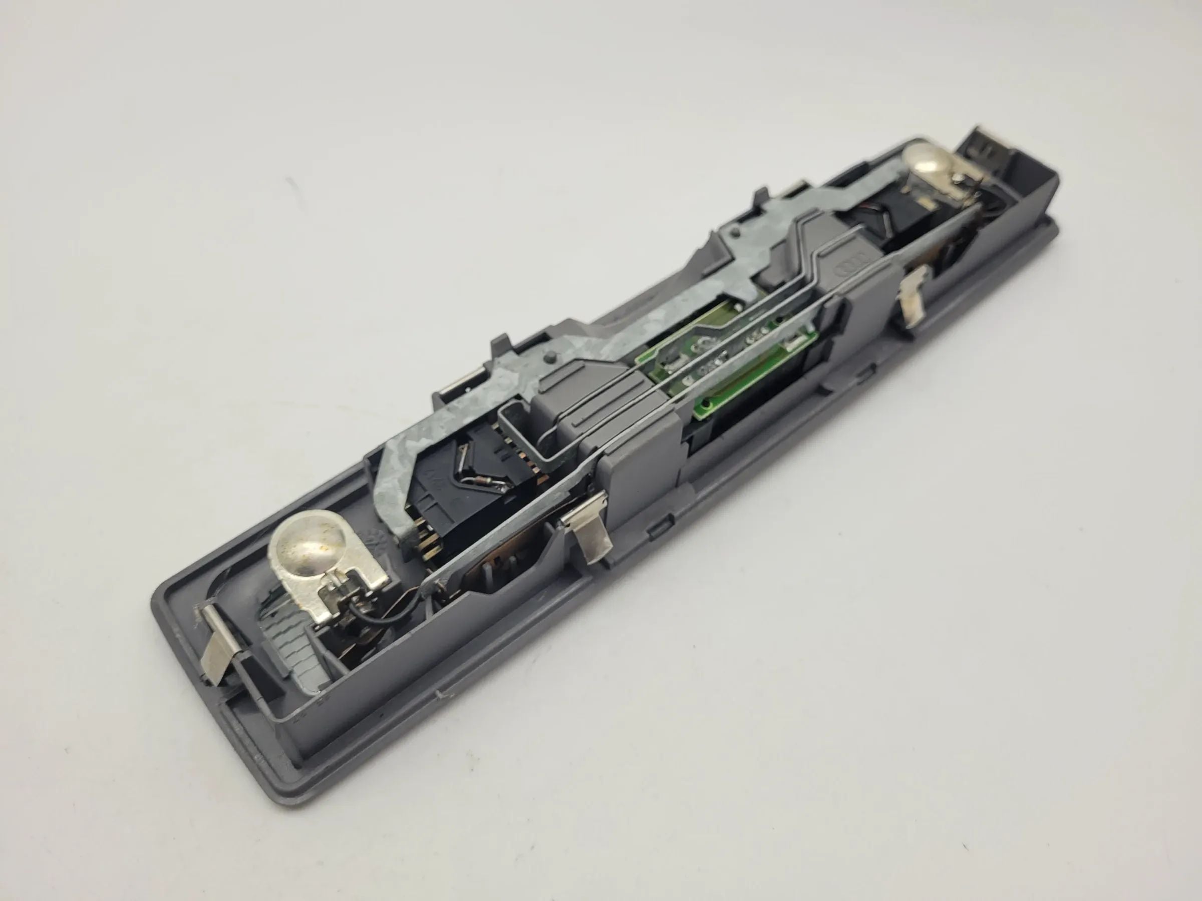 Original Audi A6 (4B2/4B4) Innenraum Beleuchtung Schalter Hinten 4B0947111