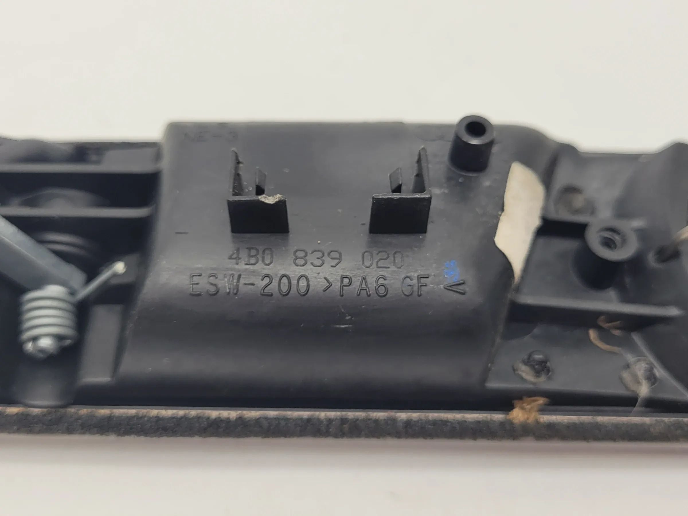 Original Audi A6 (4B2/4B4) Türöffner Türgriff Innen Hinten Rechts 4B0839020