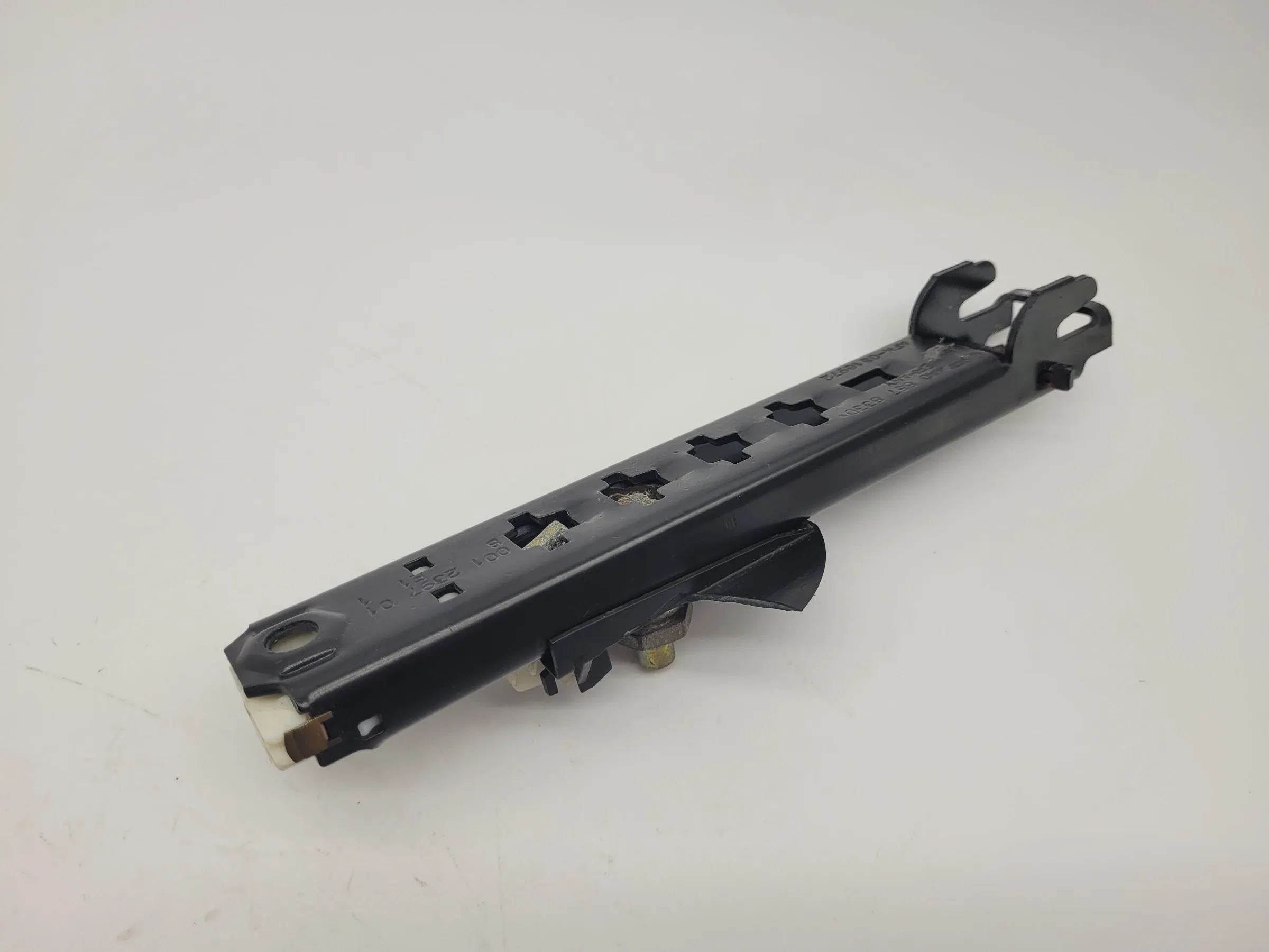 Original Audi A6 Gurtversteller Höhenverstellung Vorne Rechts 4A0857833D