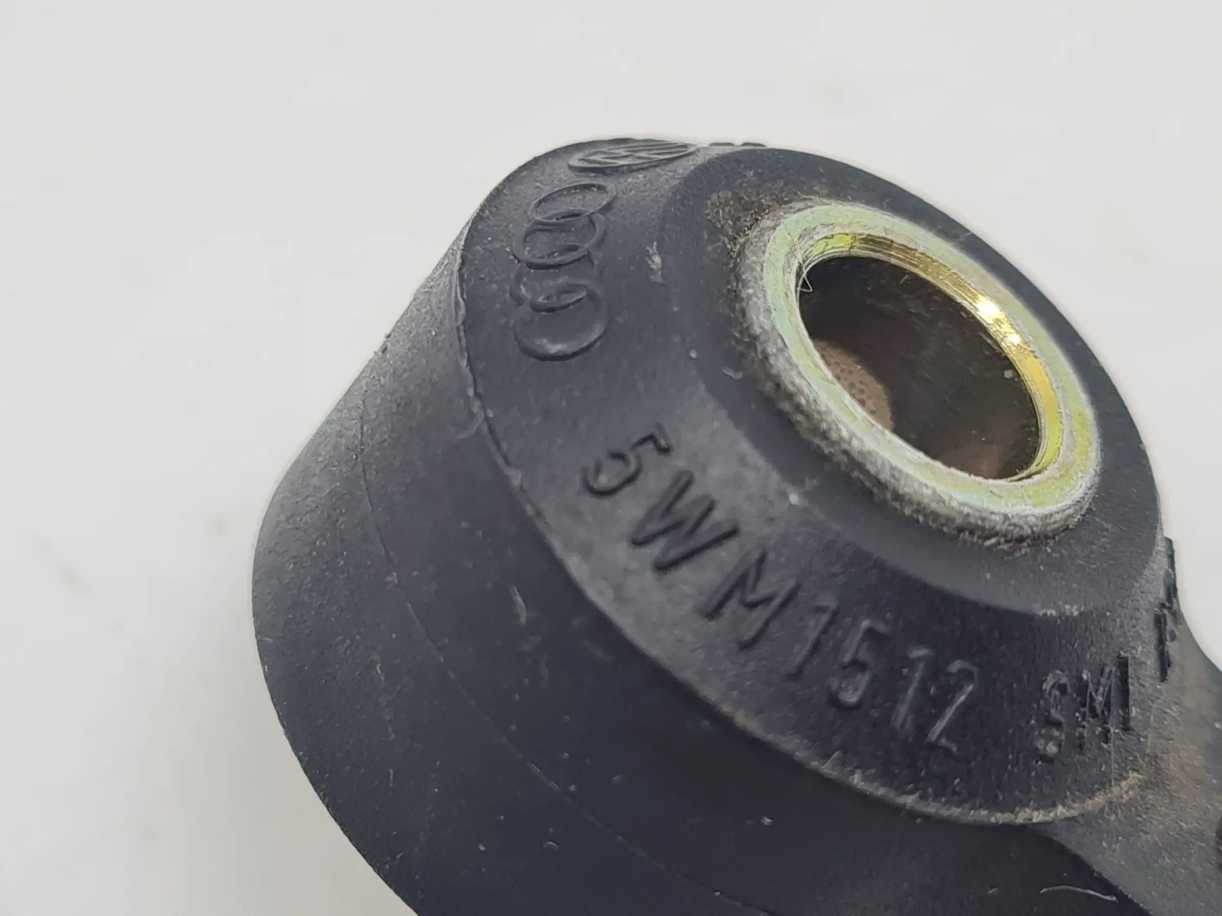 Original Audi A6 (4B2/4B4) Klopfsensor 054905377G