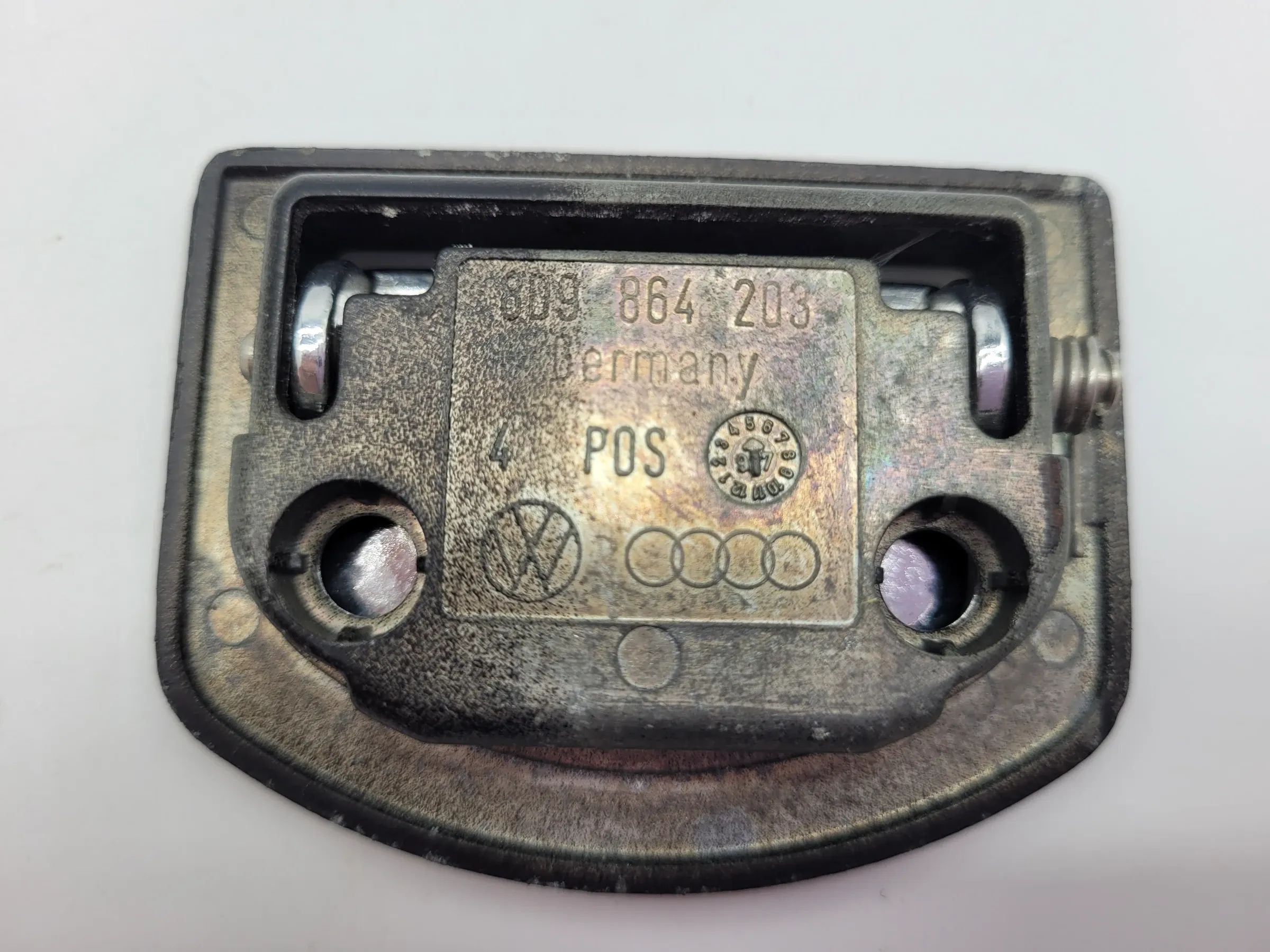 Original Audi A6 (4B2/4B4) Kofferraum Verzurrösen R/L 809864203