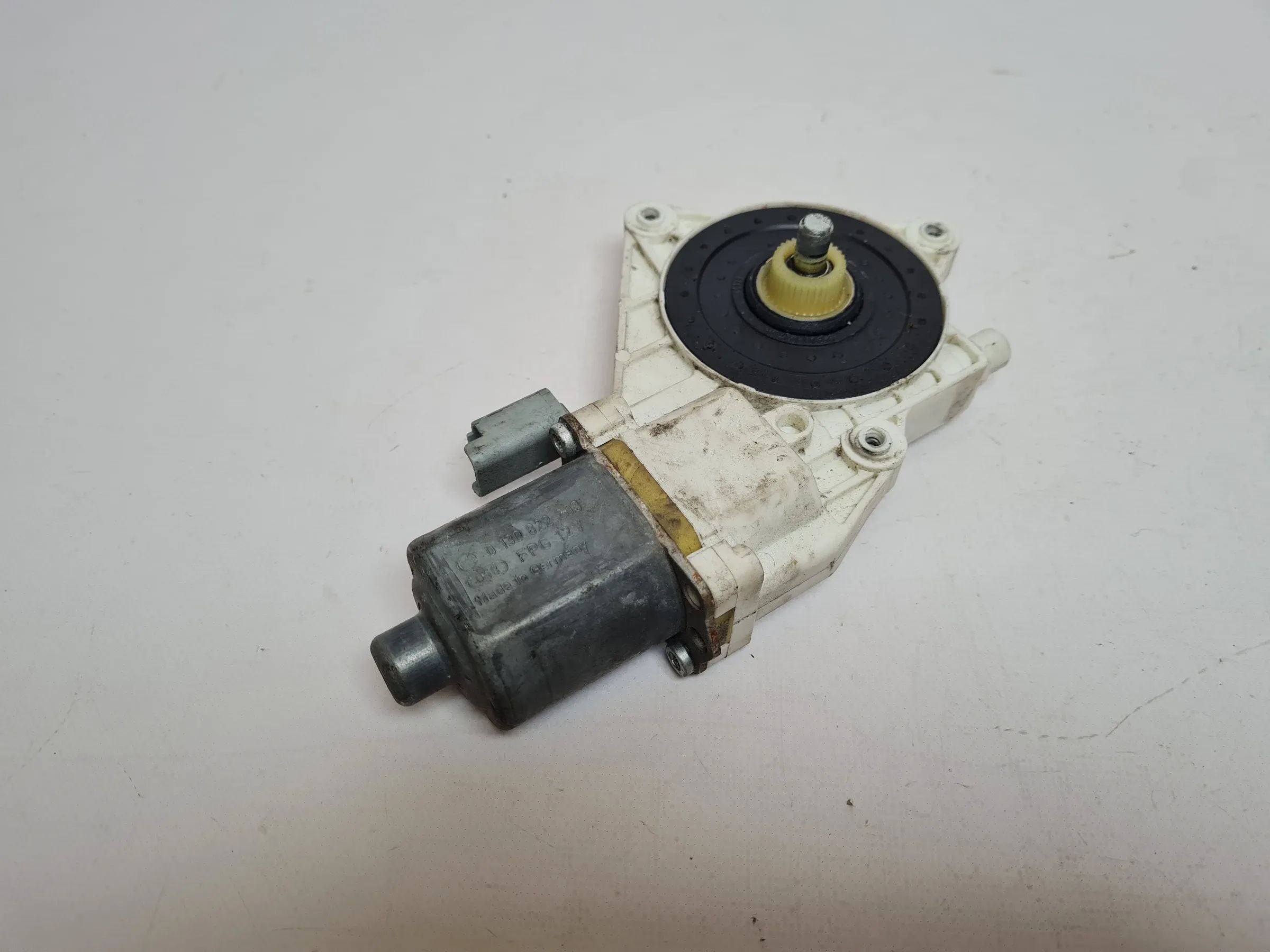 Original Nissan Micra III 3 (K12) Fensterhebermotor Rechts Vorne 0130822203