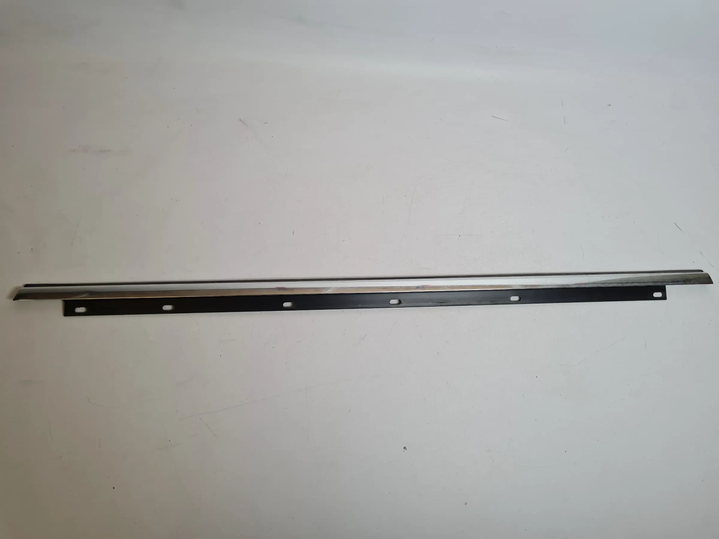 Original Audi A4 (8E/B6/B7) S-Line Dichtung Fensterleiste R./Hinten 8E0853764B