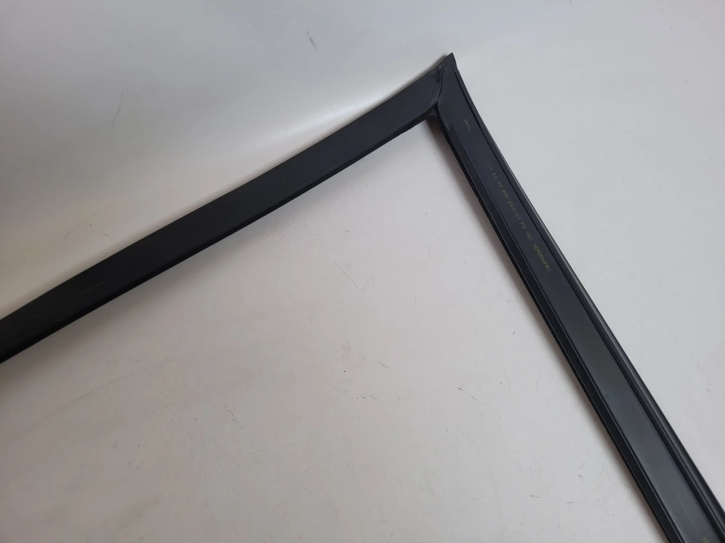 BMW 5er Touring E61 Fensterführung Dichtung Gummi Vorne Rechts Original