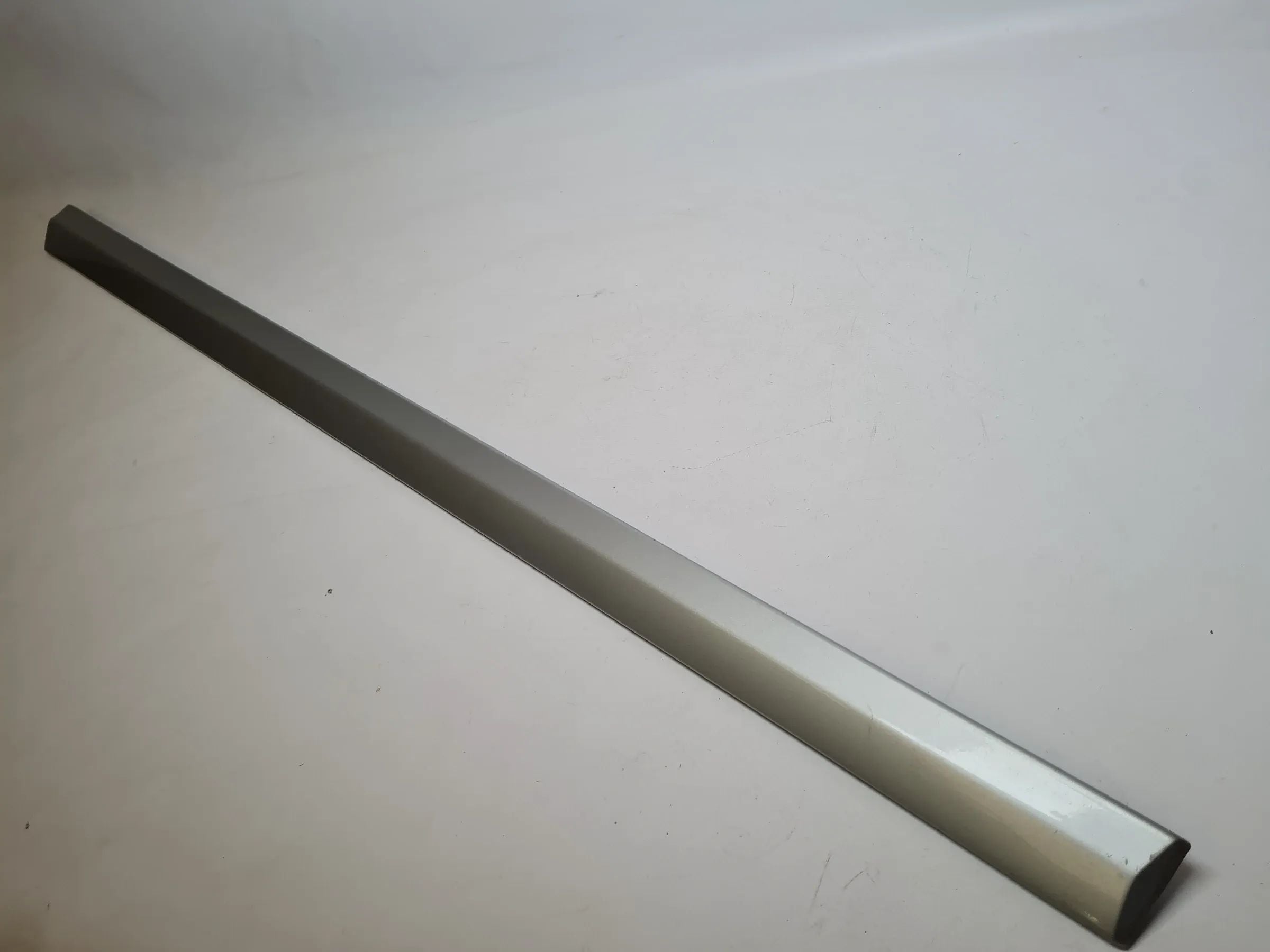 Original Mercedes C-Klasse (CL203) Dekor-/Zierleiste Rechts Silber A2036903082