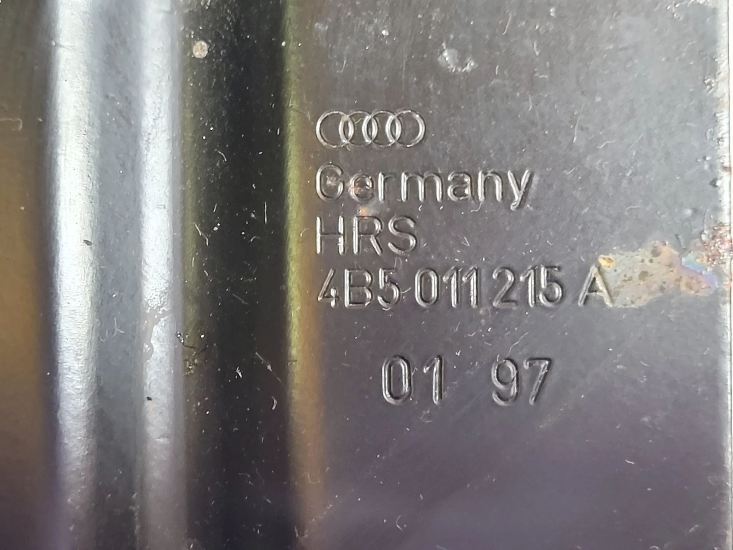 Audi A6 (4B2/4B4) Halterung / Befestigung 4B5011215A Original