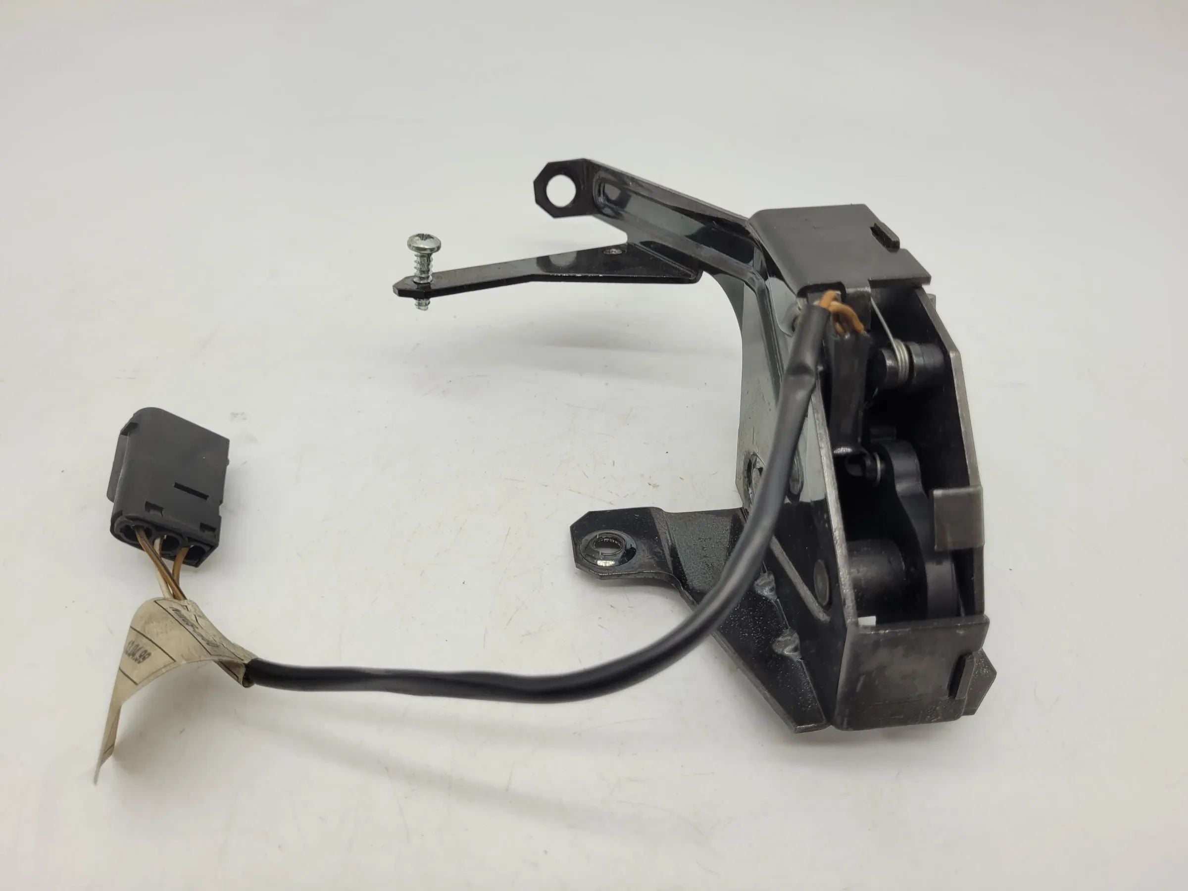BMW 5er Touring E39 Schlossfalle Heckscheibenschloss 51.24-8238469 (Original)