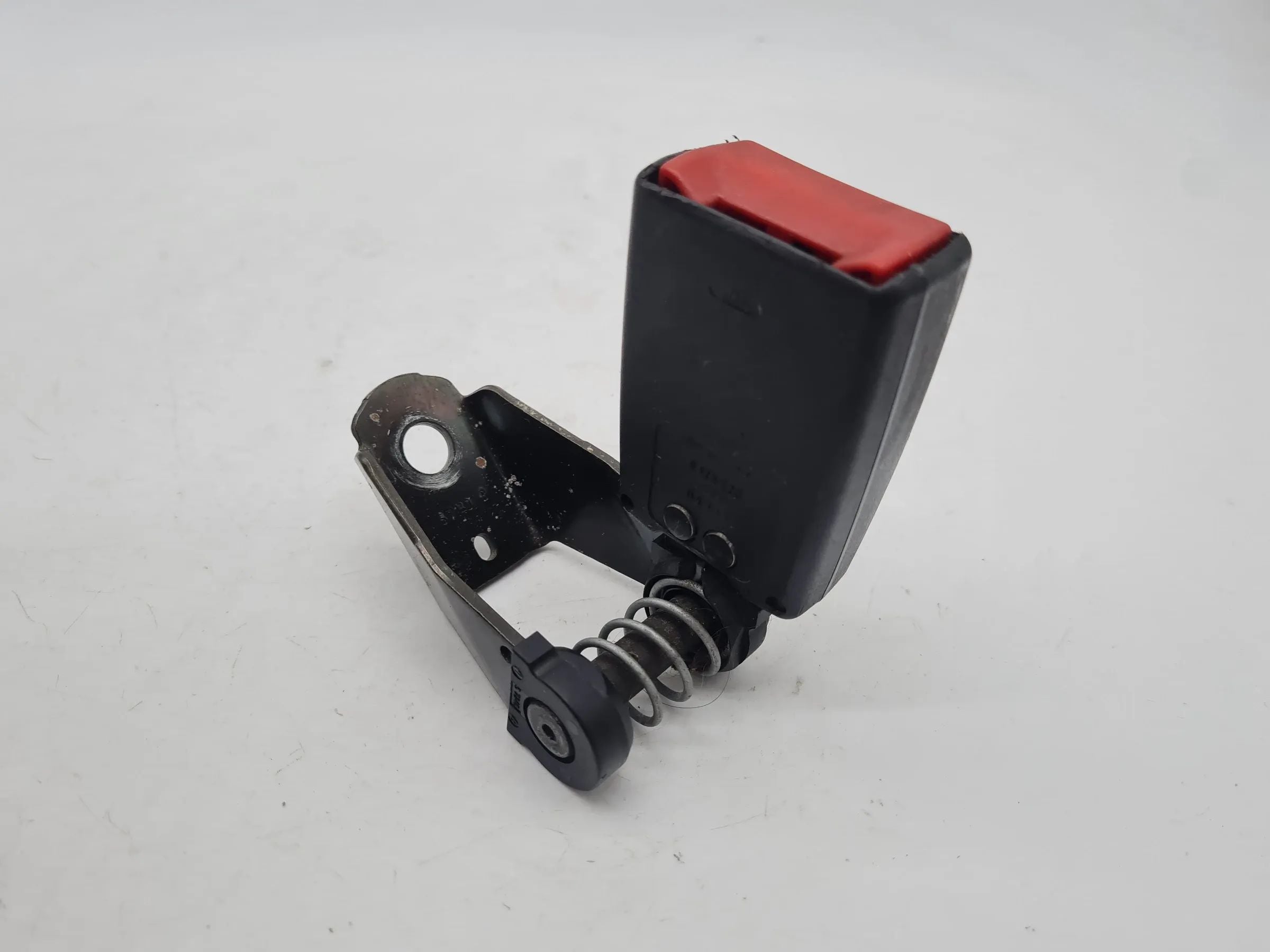 BMW 5er Touring E39 Gurtschloss Gurt Untergurt Hinten Rechts 8176520 Original