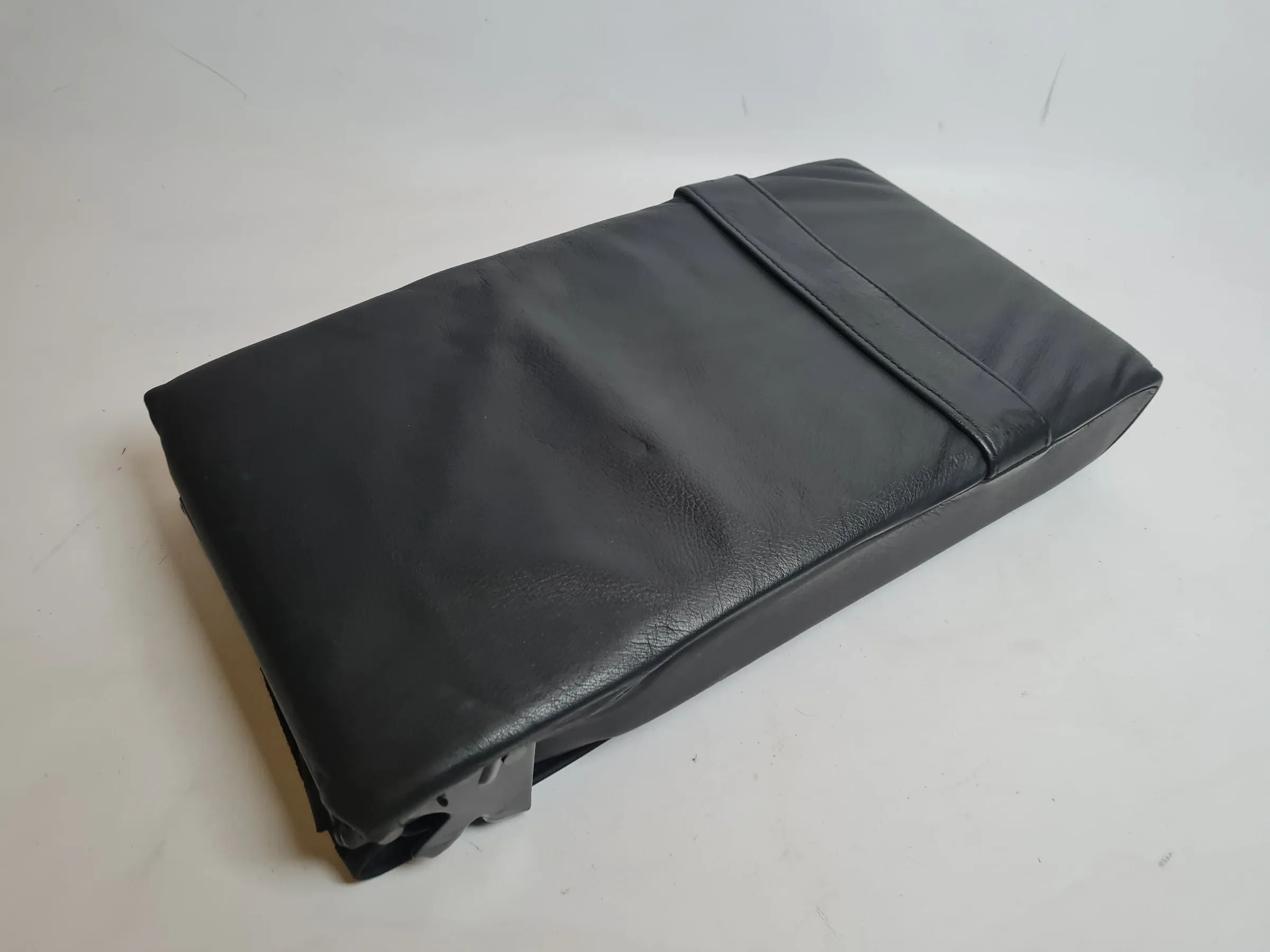 BMW 5er Touring E39 Armlehne Rücksitzes Schwarz Hinten 52.20- Original