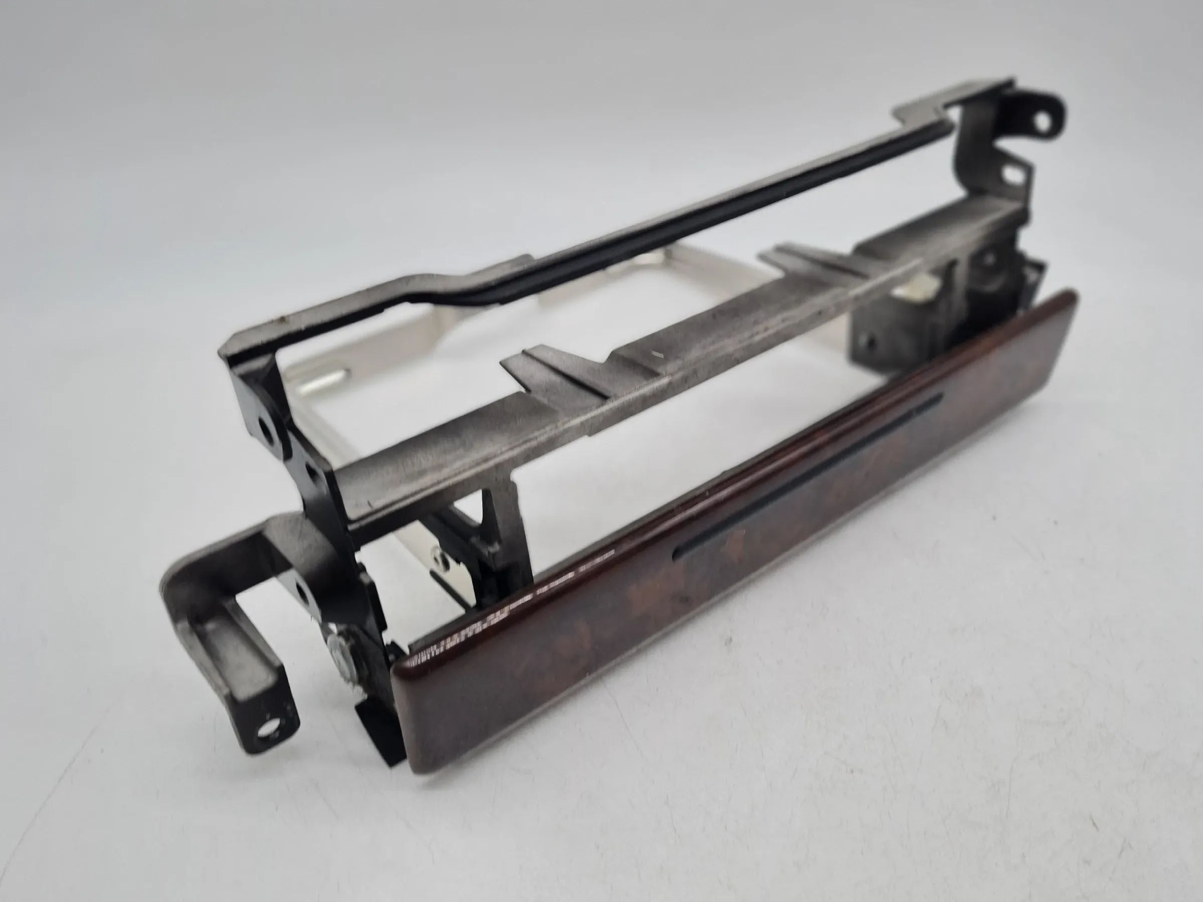 BMW 5er Touring E39 Einbaurahmen Radioschacht 51.45-8184159.9 Original
