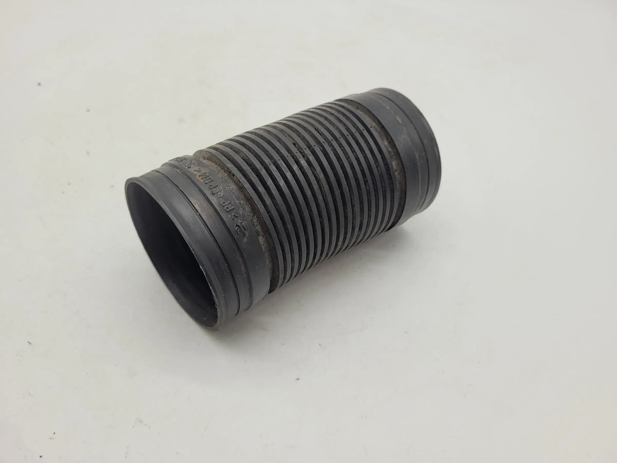 Original Opel Corsa B S93 Ansaugrohr Ansaugschlauch Luftschlauch 90531345