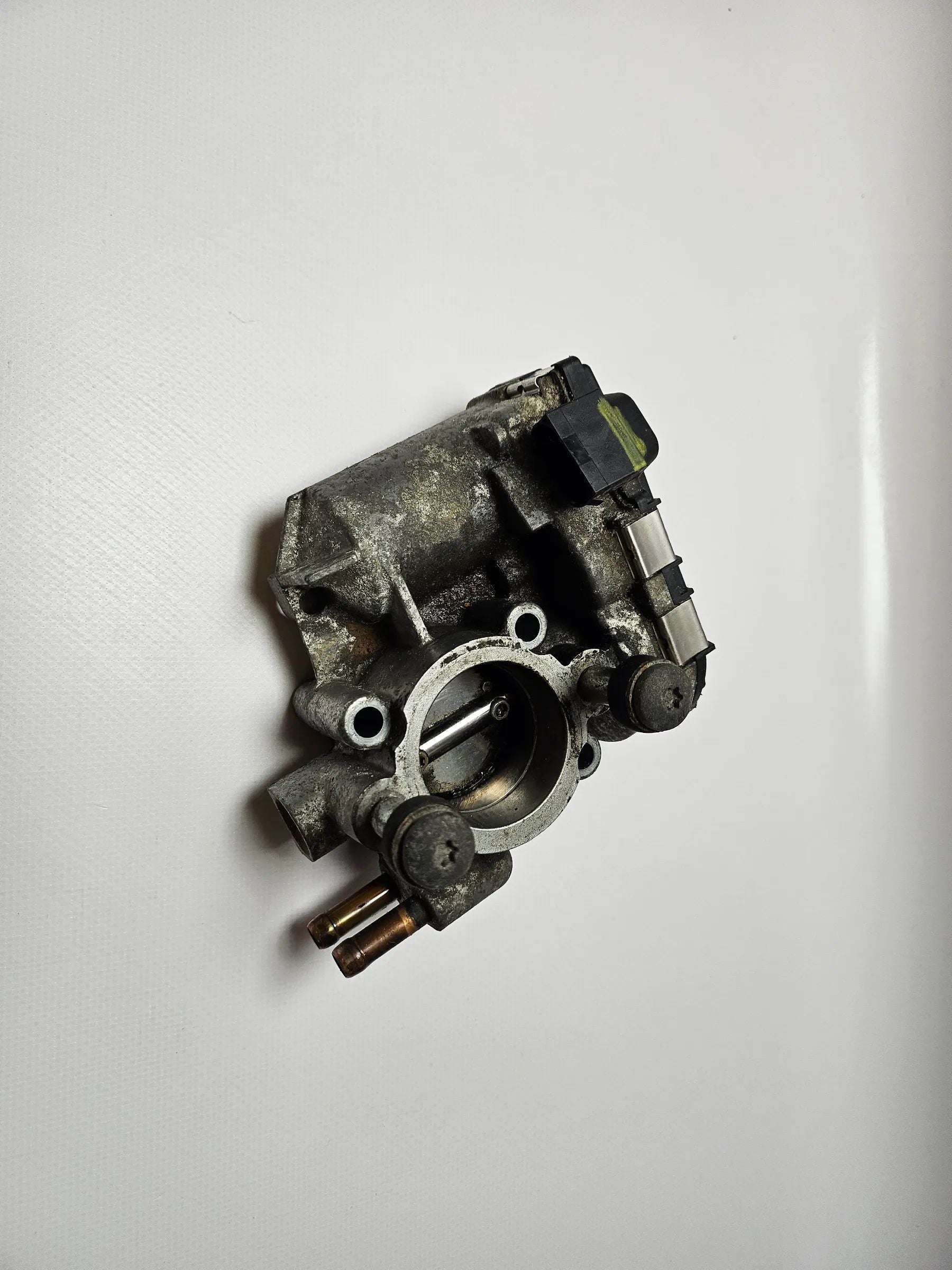 Opel Corsa C 1.0 12V 1.2 16V Z10XE Z12XE papillon des gaz régulateur de ralenti 9157512 -