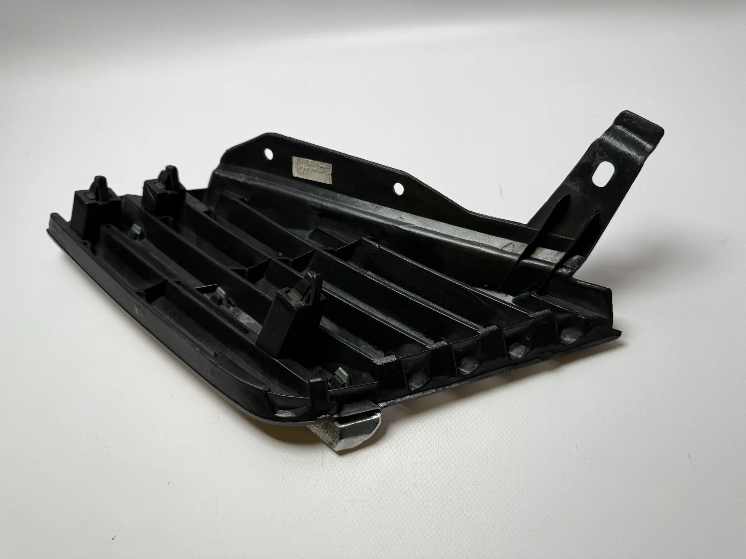 Original NISSAN PRIMERA BERLINA Kühlergrill Stoßstange DS0723601