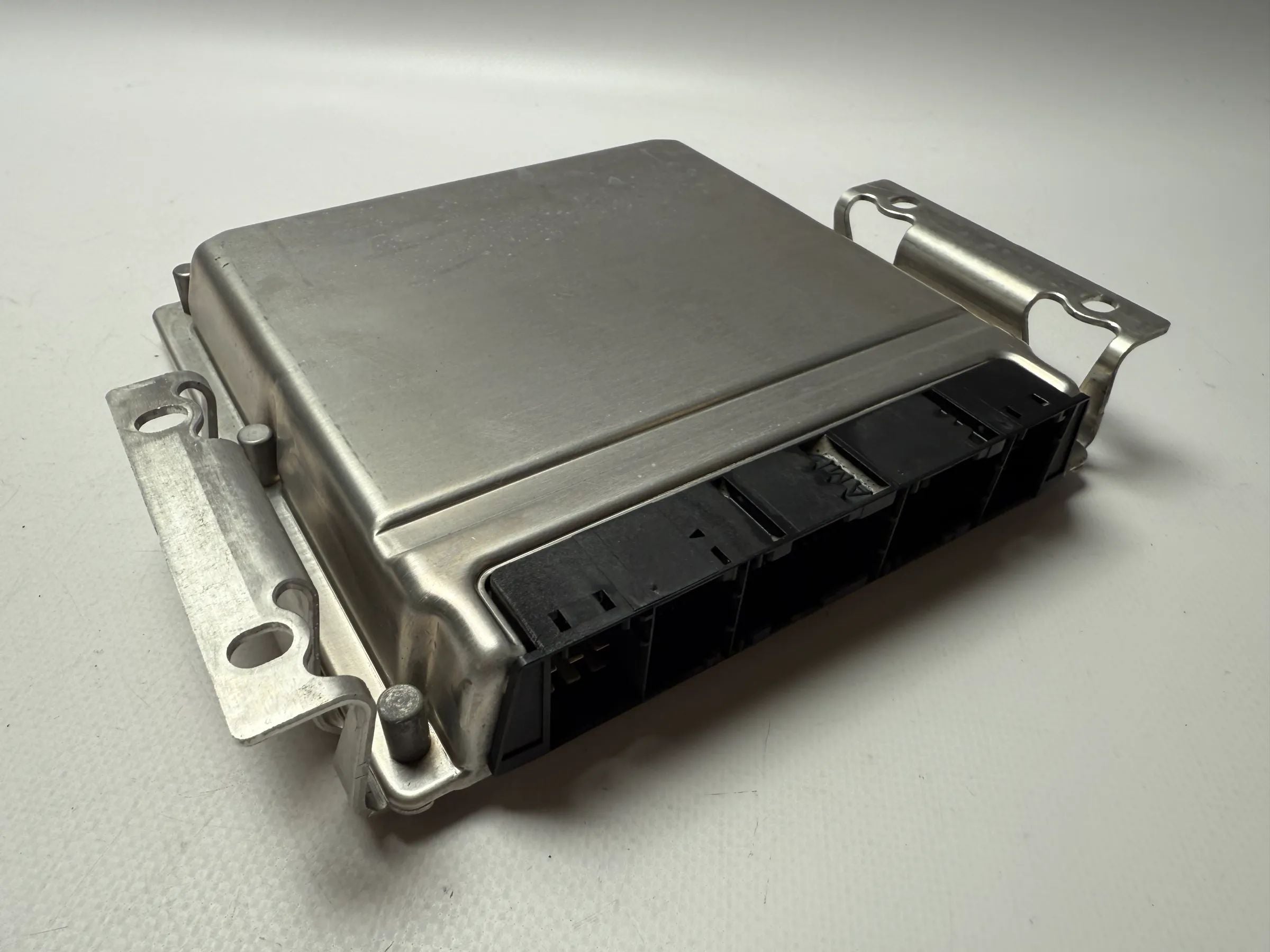 Original Mercedes-Benz Vito Viano W638 engine control unit A6111539079 / 0281010761 