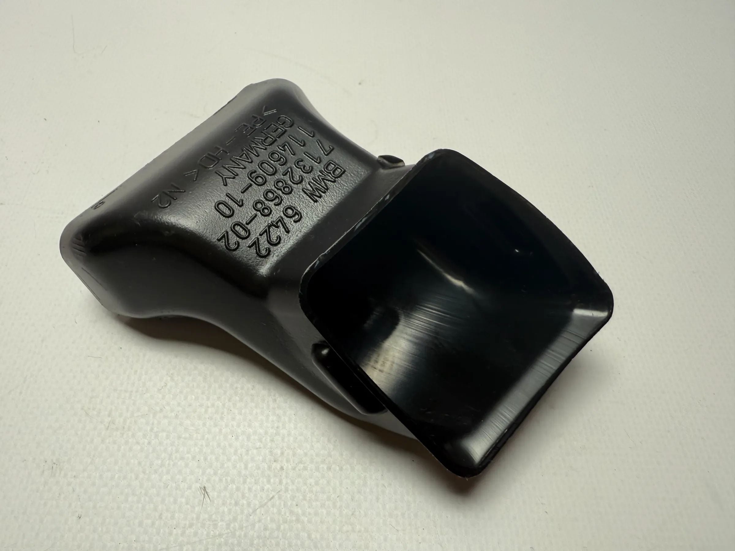 Original BMW 3 Series E90 heating duct air intake pipe 7132868-02 / 114609-10 