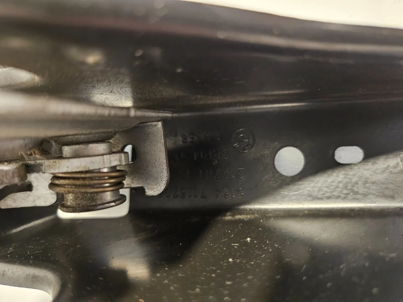 BMW 3er E90 E91 Motorhaubenverriegelung Motorhaubenschloss Vorne links 7116705