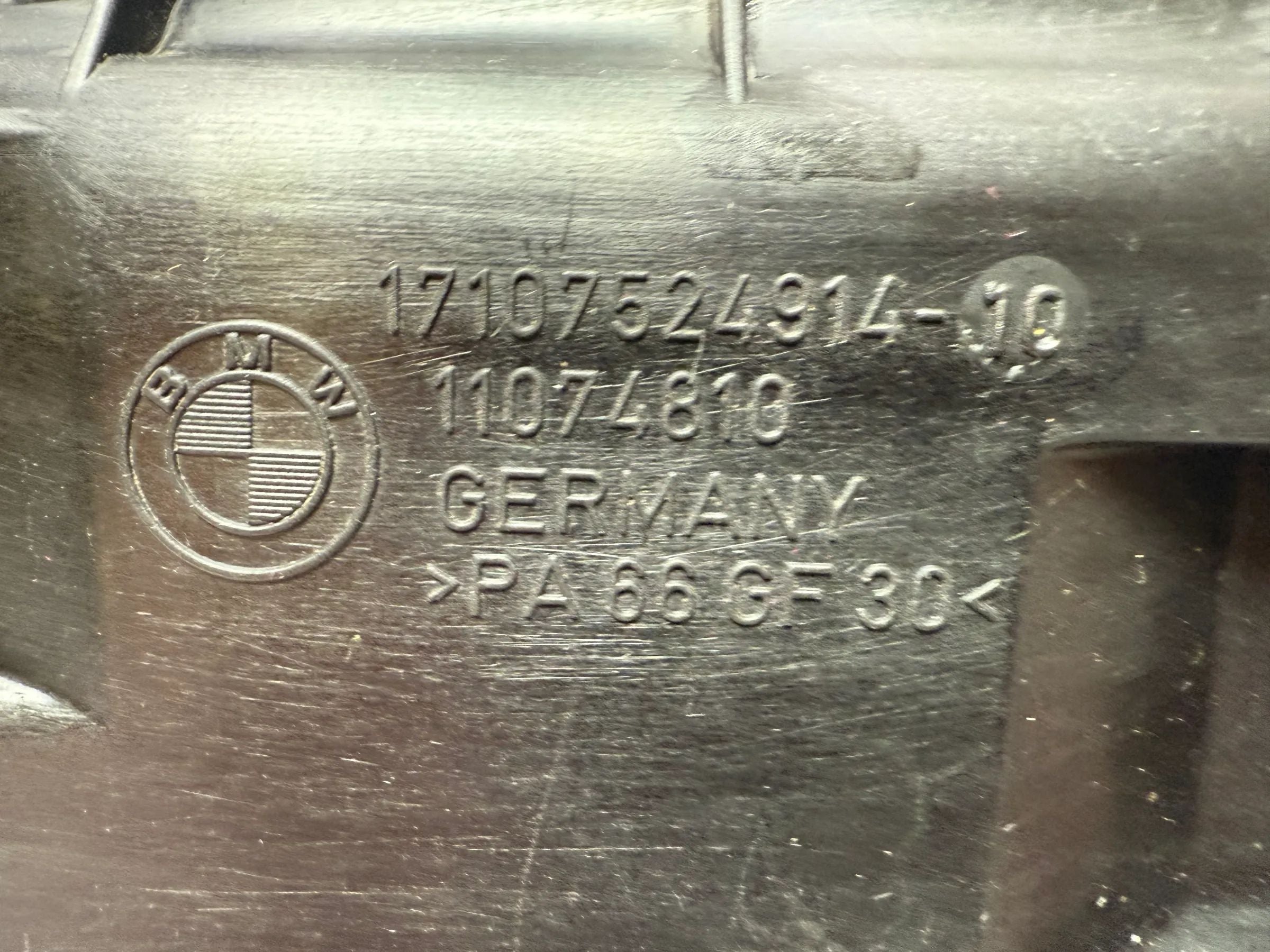 Original BMW E81 E87 E88 E90 E91 E92 X1 Radiator/Lock Carrier Right 17107524914 