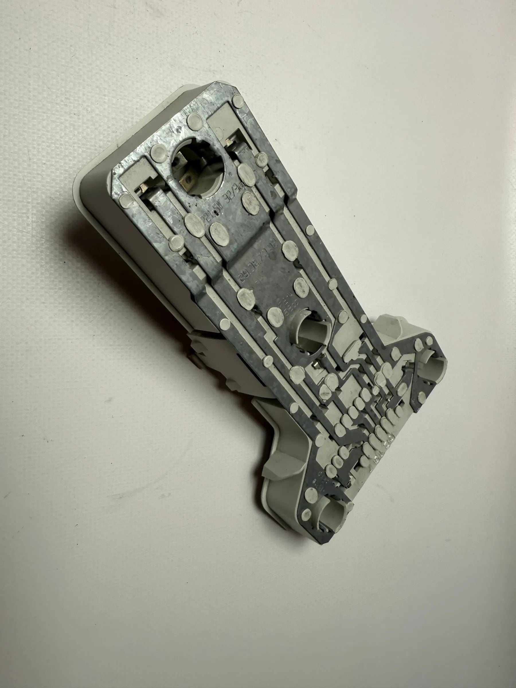 Original VW PASSAT lamp holder left 29067002