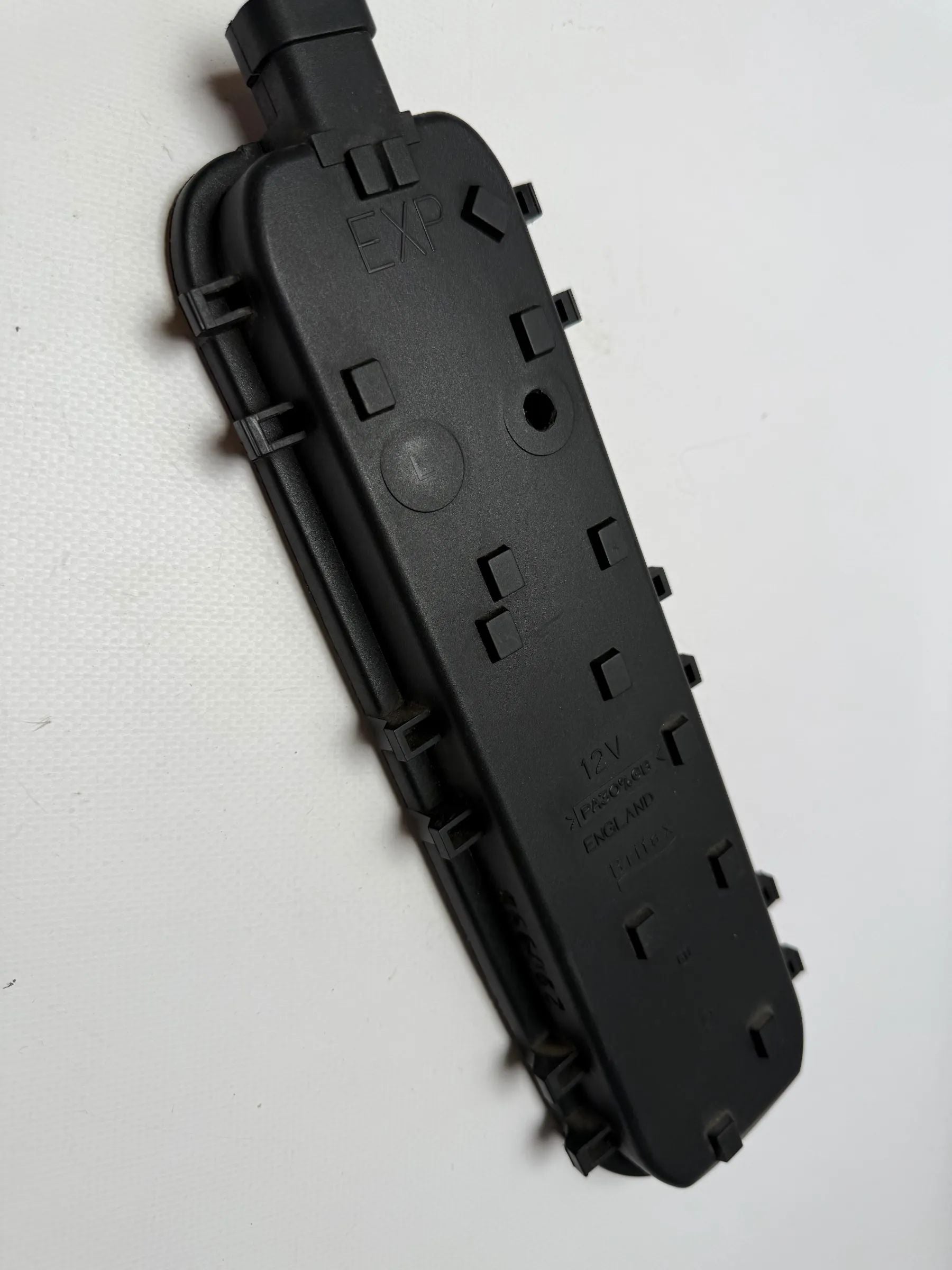 Original GM Pontiac Montana Chevrolet Venture lamp holder Britax 12335926 