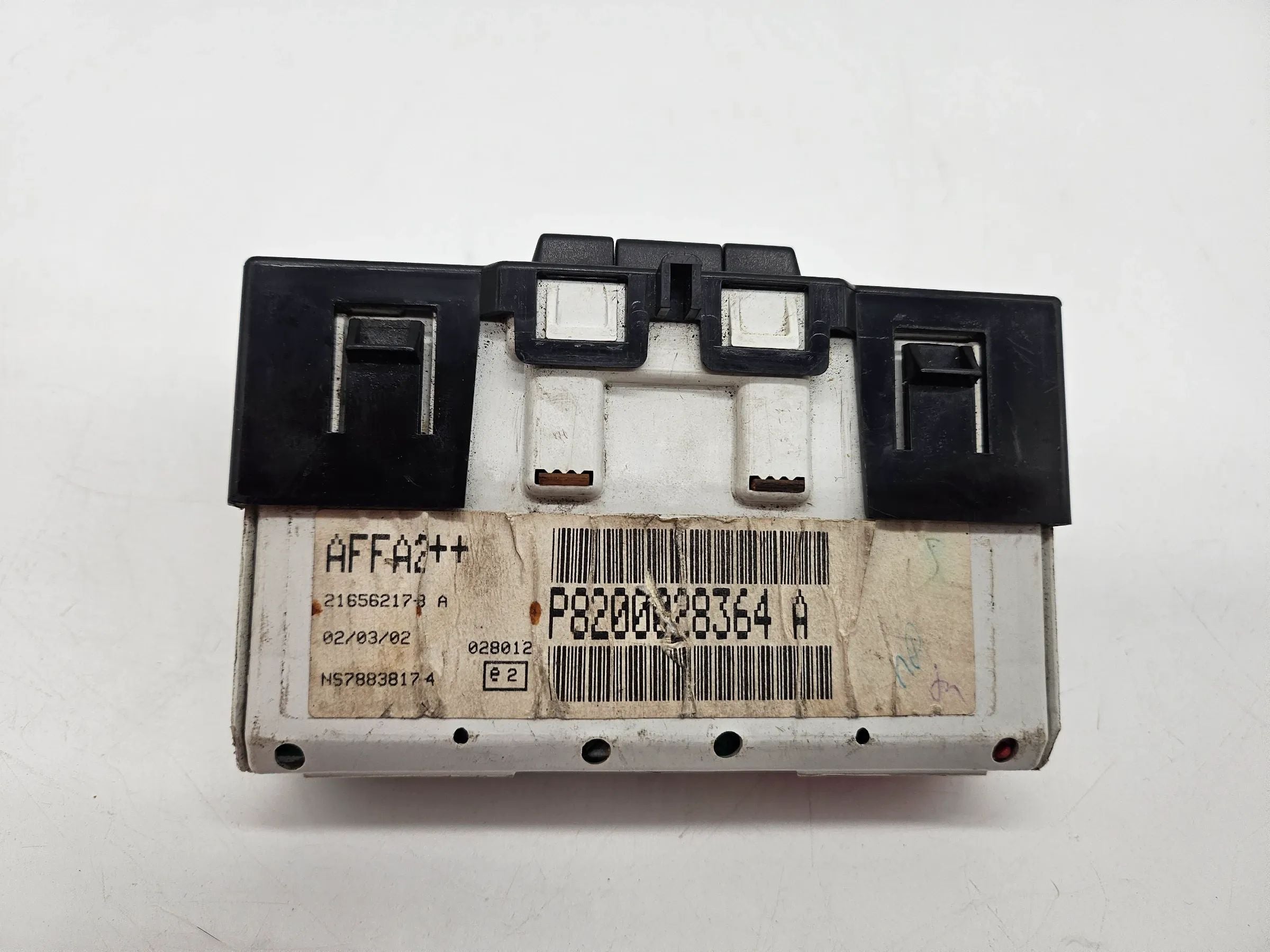 Оригинальный дисплей информационный RENAULT CLIO II 1.2 16V P8200028364A