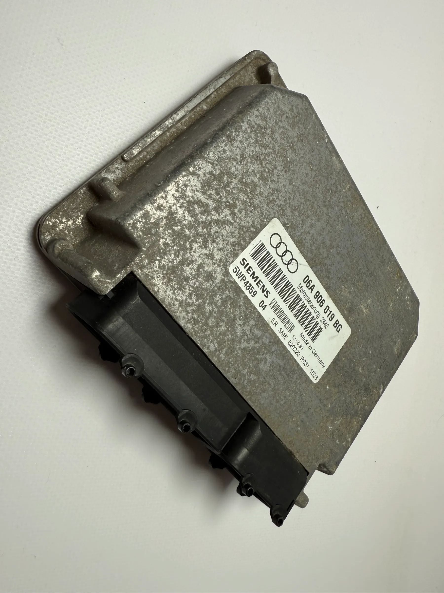 Oryginalna jednostka sterująca silnikiem Audi A3 8L rocznik 99 Siemens 06A906019BG 5WP485904