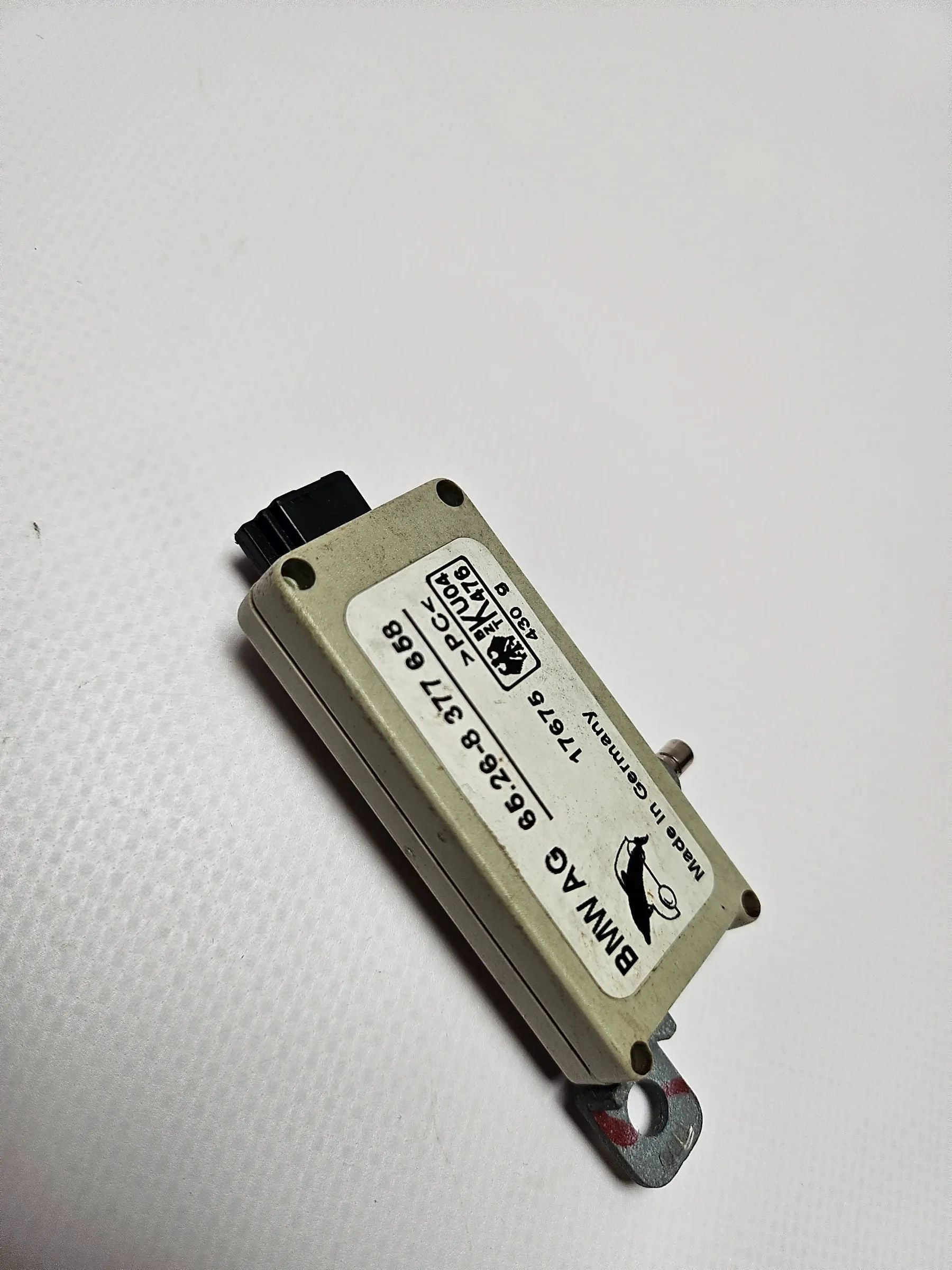 oryginalny wzmacniacz antenowy TV BMW X5 E53 prawy / lewy 6526-8377658