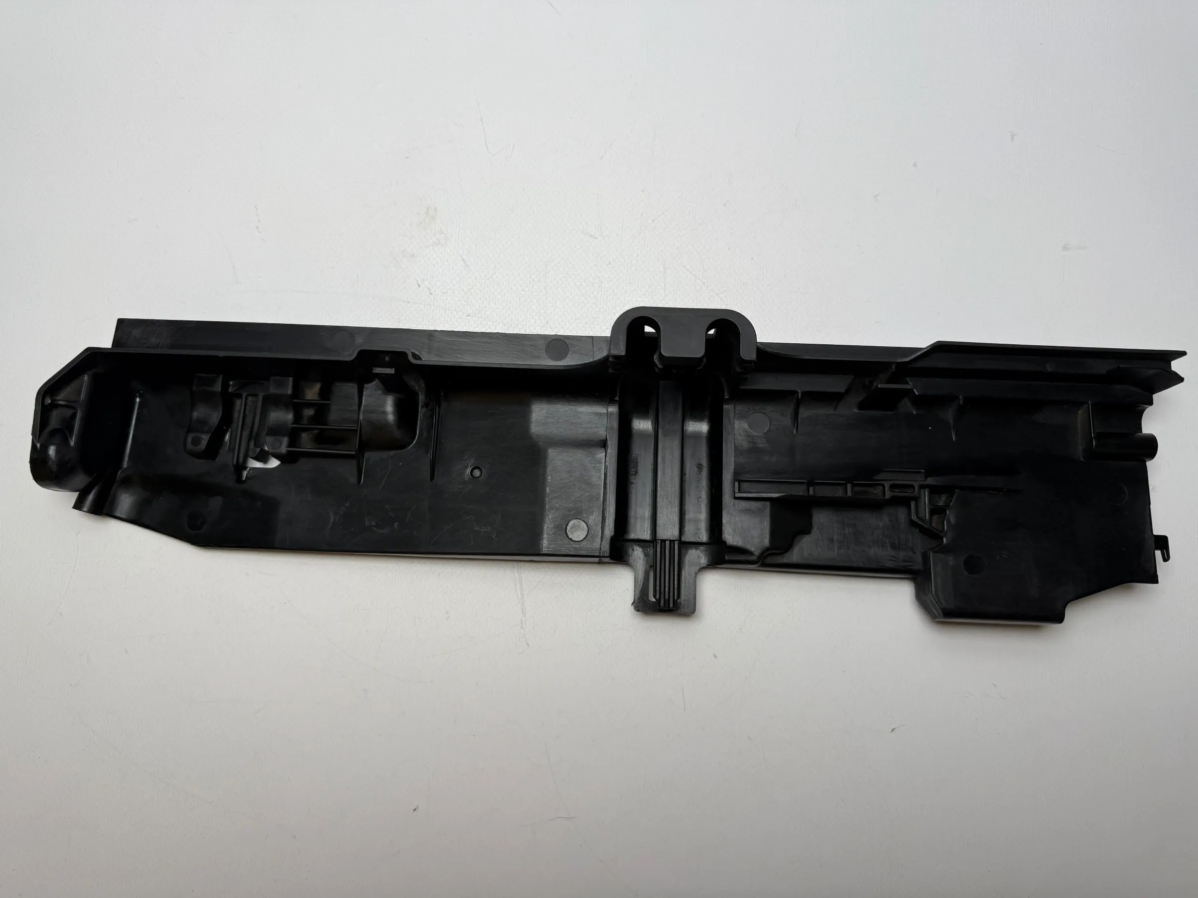 Oryginalny BMW 1er E87 116i Lewy Wspornik Chłodnicy 17107524912-11 11074810