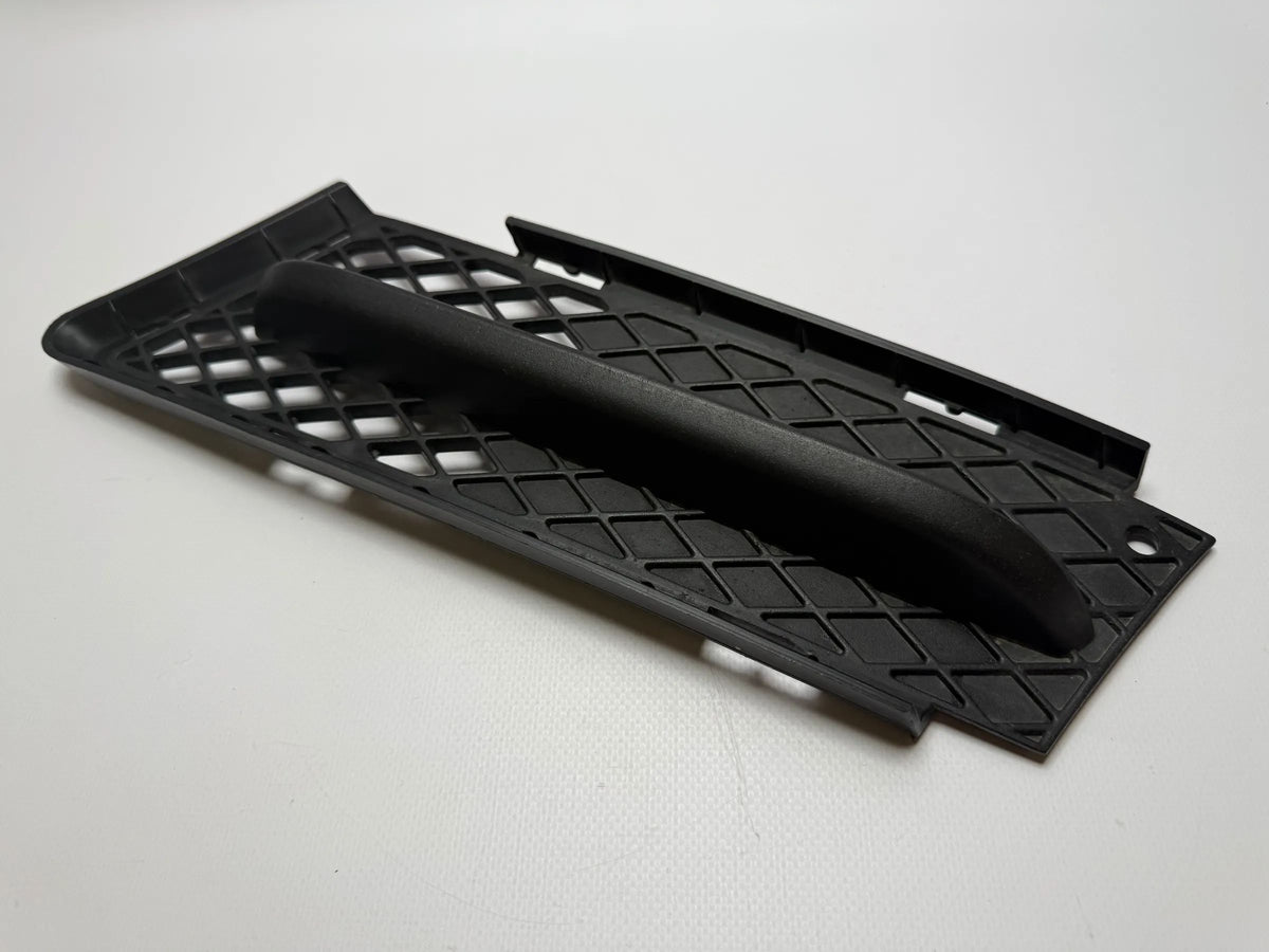 Original BMW 320d DPF E90 / E91 air grille front left / 51117154551 