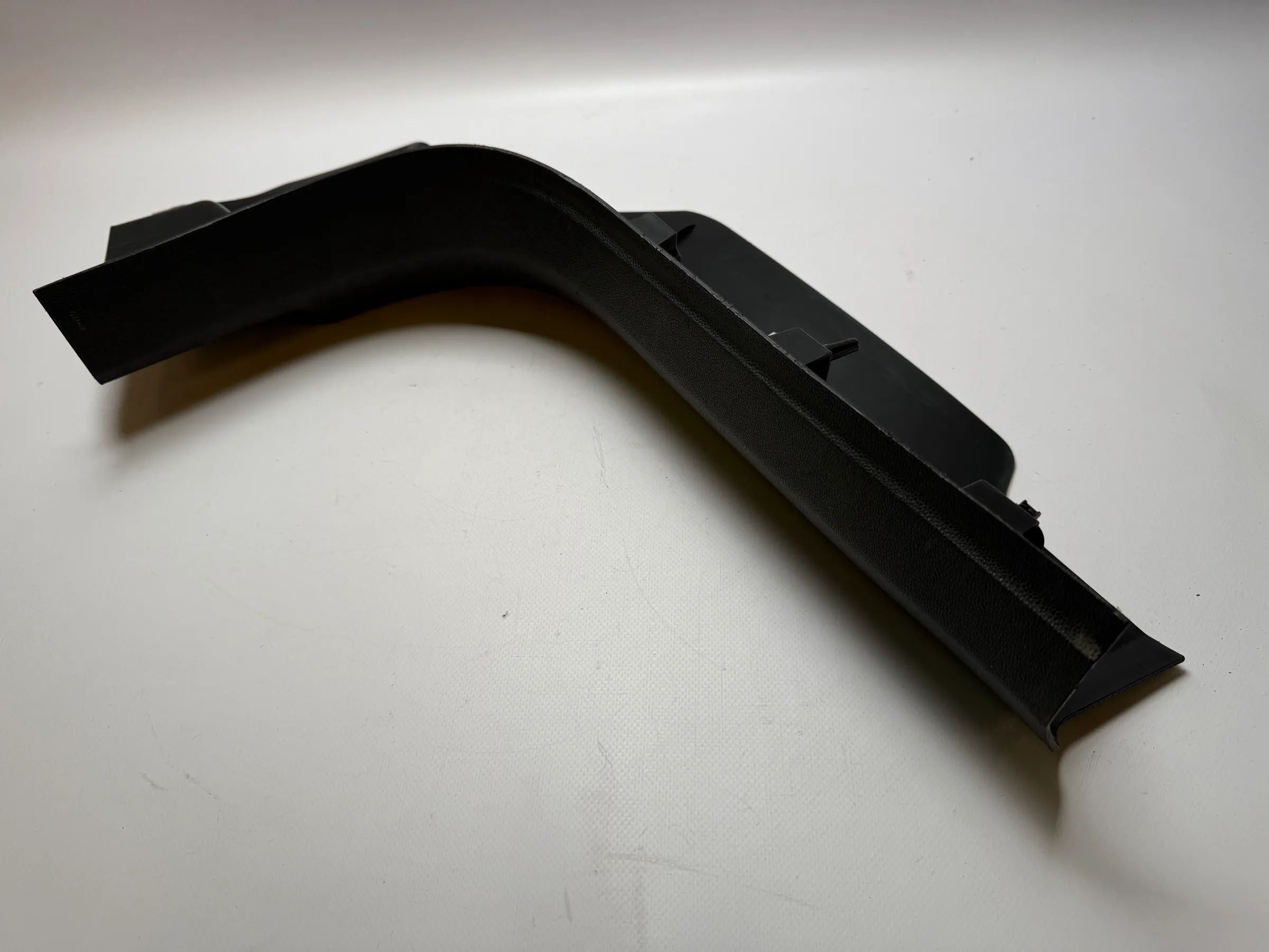 Оригинальная накладка порога правая OPEL Zafira B 1.9 D 13129335 - auto-veritas.com/ru