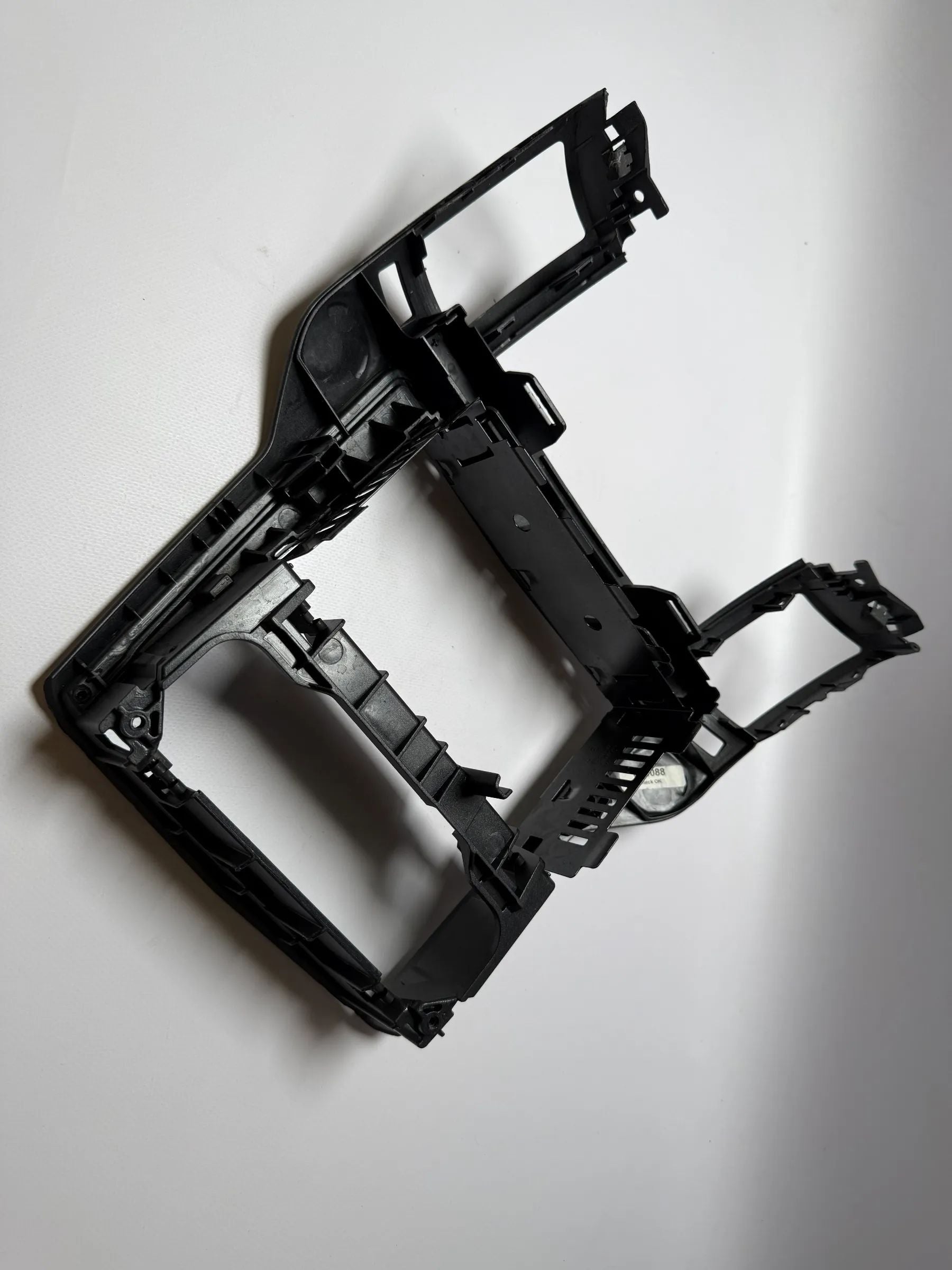 Оригинальная накладка рамки центральной консоли Опель Зафира Б 13162556