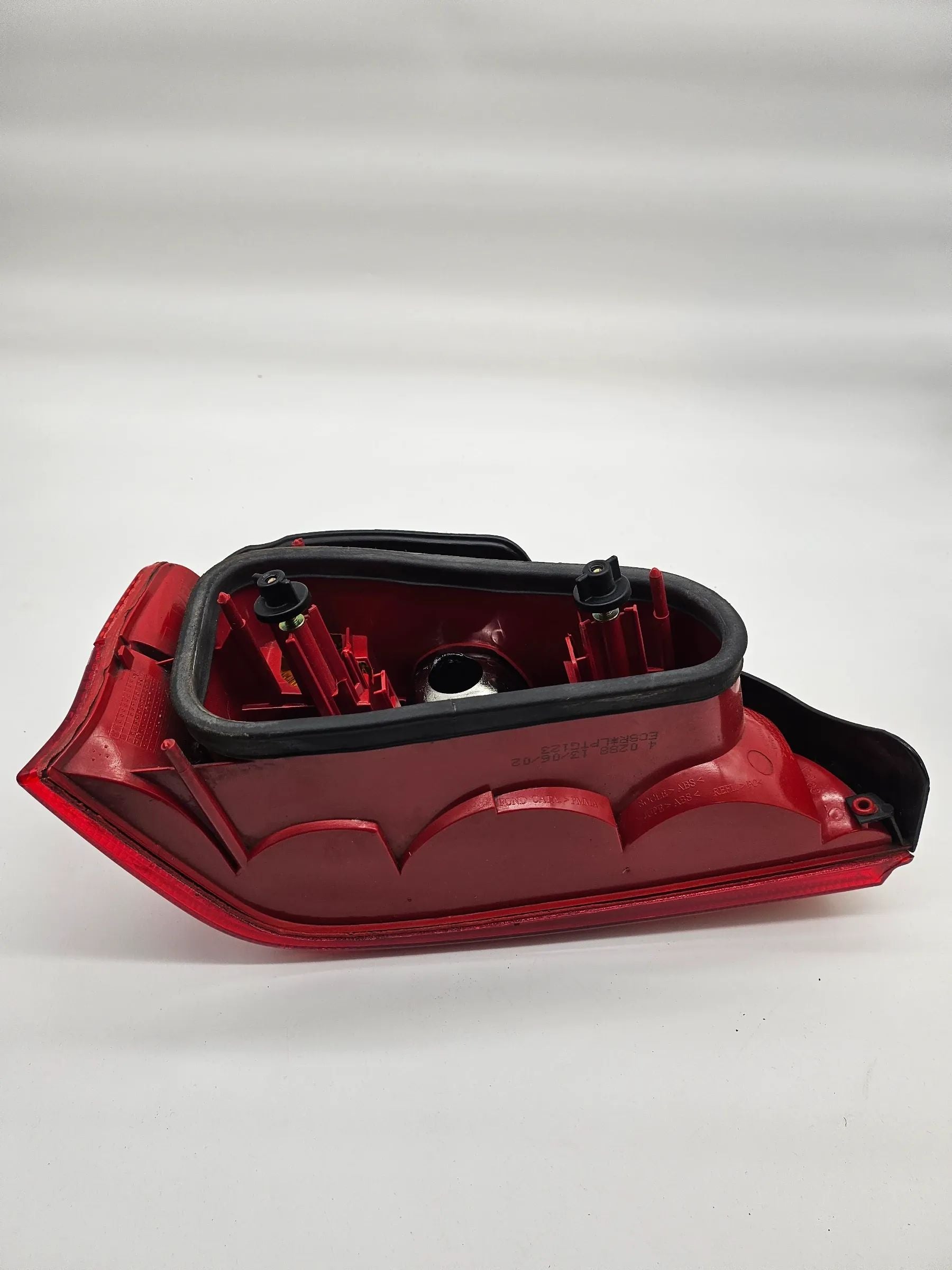 Оригинальный задний правый фонарь Peugeot 106 2274 D