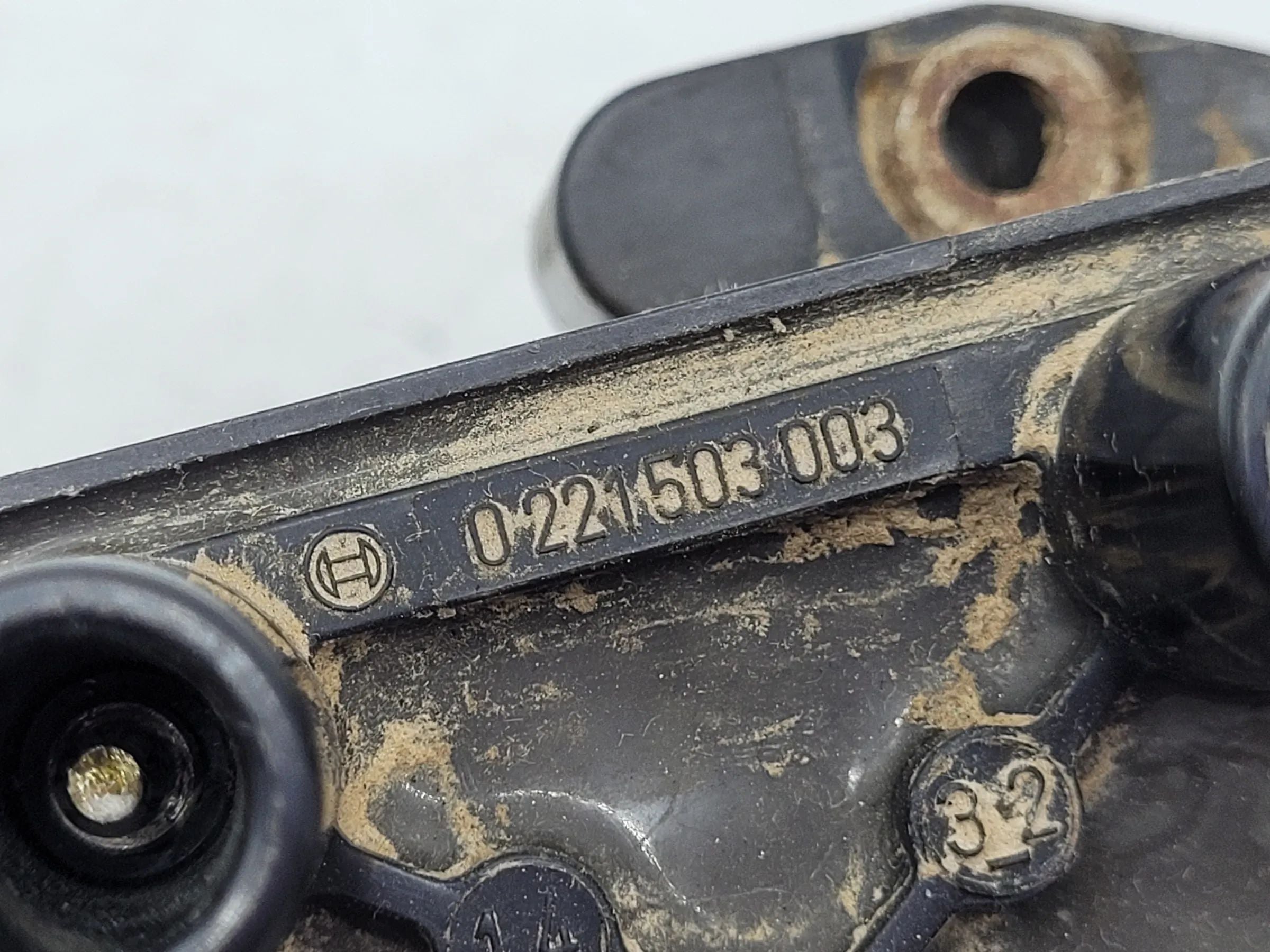 Original Peugeot 106 (1A/1C) Zündspule Zündmodul Bosch 0221503003