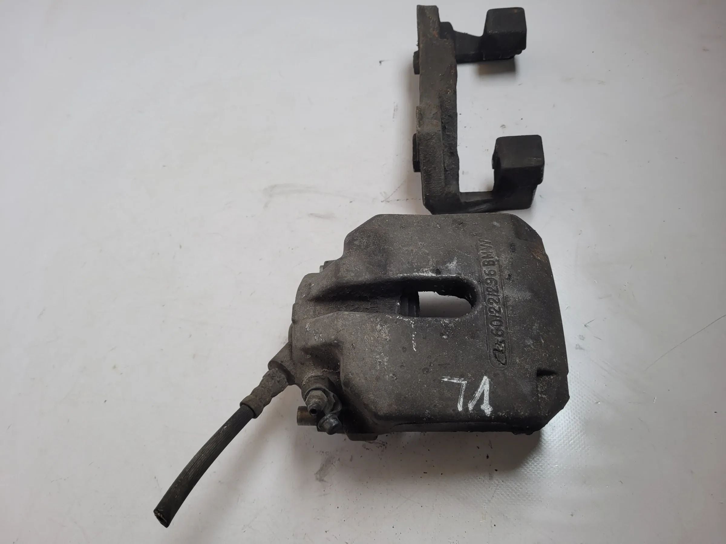 Original BMW 5er E39 Bremssattel Vorne Links 60/22/296