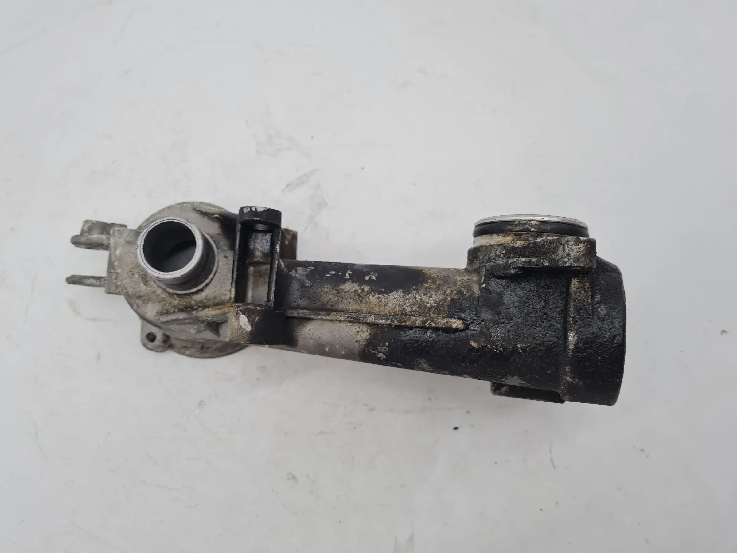 Original Mercedes C-Klasse CL203 サーモスタットハウジング M111.955 A1112030473
