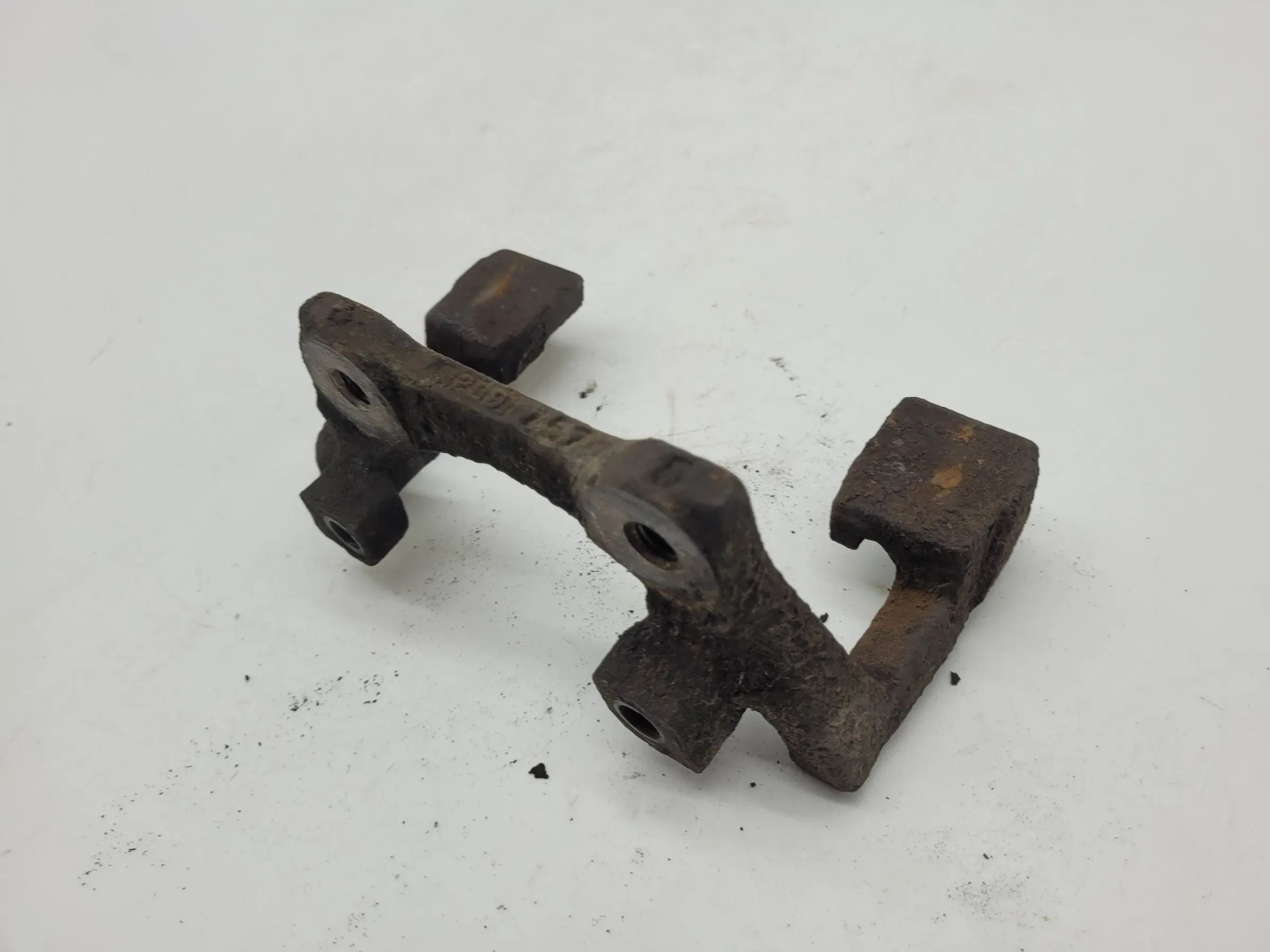 Original BMW 5er Touring E39 Bremssattel Halter L/R 4299457