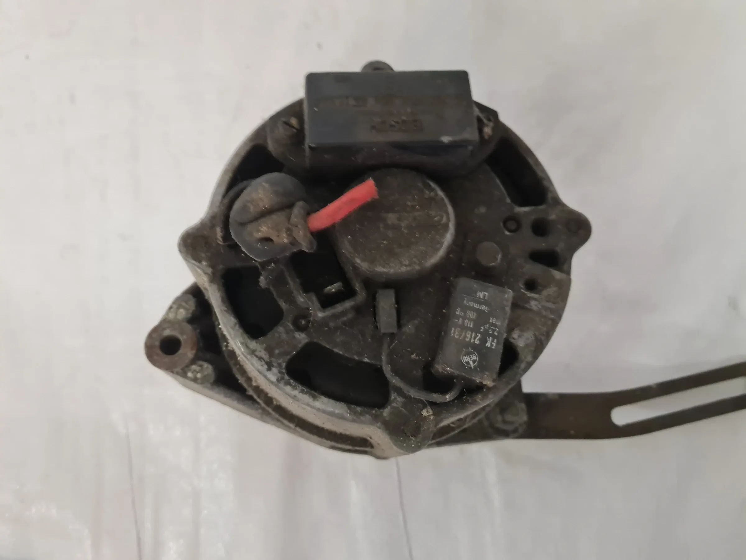 Original Bosch Lichtmaschine Generator Oldtimer 0120489605 / 0192052004