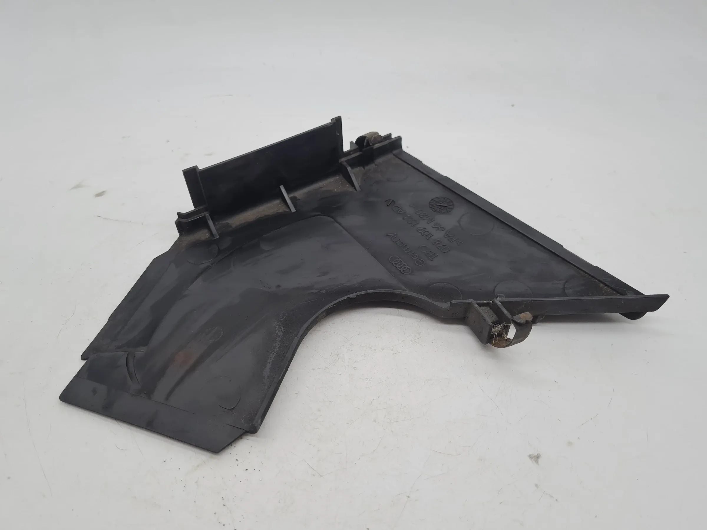 Original Audi A6 (4B2/4B4) Zahnriemenabdeckung 078109123AD