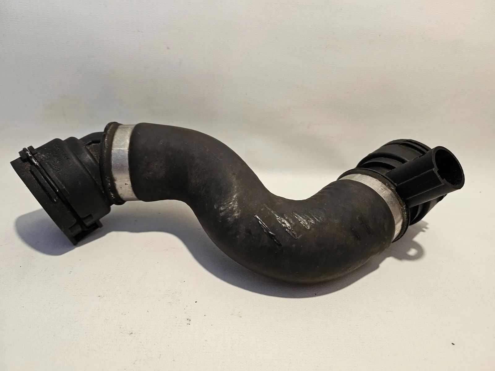 BMW 5 6 7 er E60 E61 E63 E64 E65 E66 Rücklaufschlauch Motorkühlung Rohr 75217