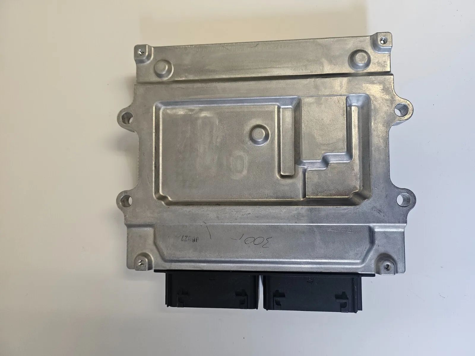 VOLVO XC40 2.0 T4 AWD Engine ECU Control Unit MB175745-0100 140kw 2018