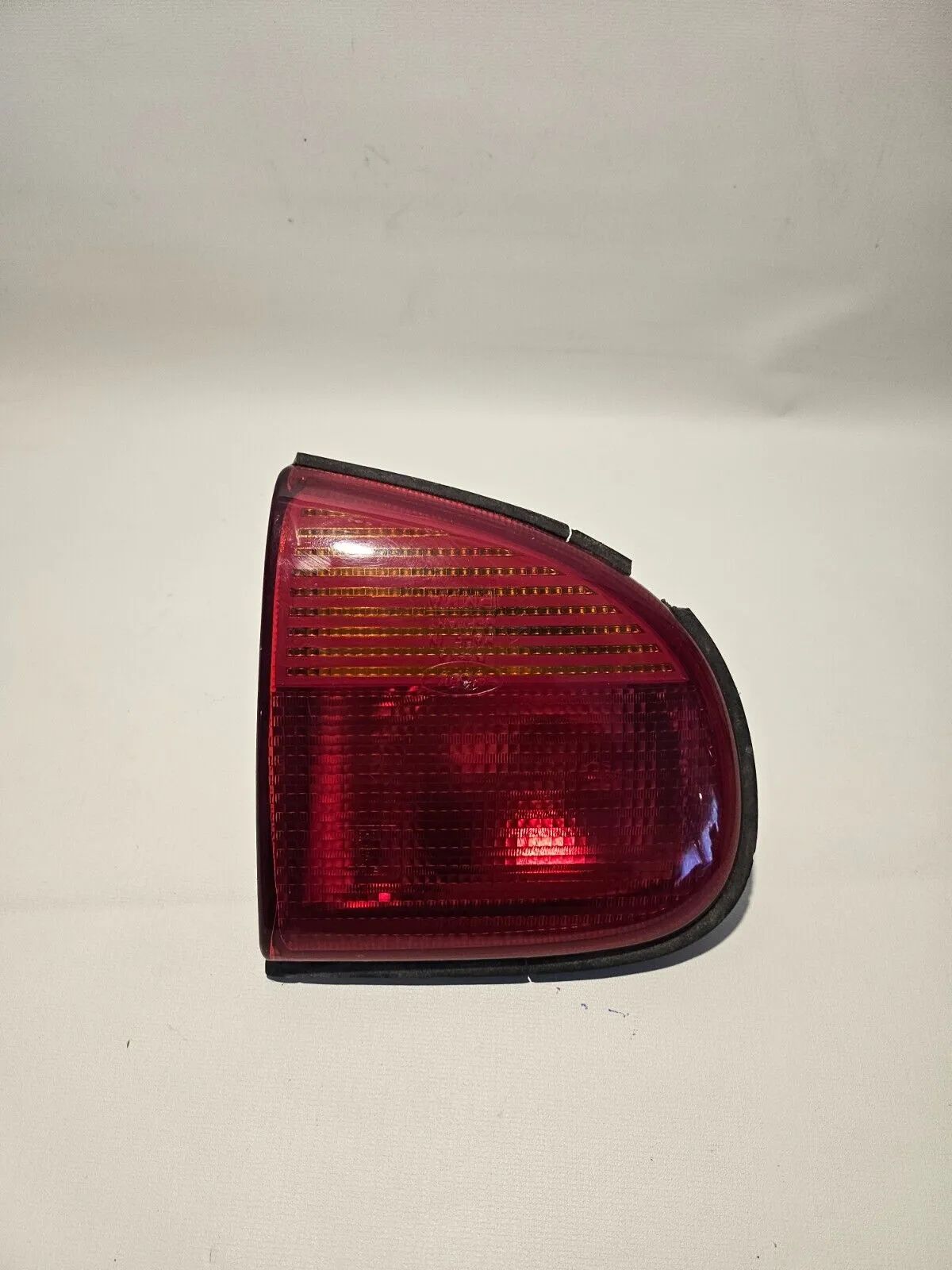純正 Ford Escort 93AG15K258 リア右内側テールランプ