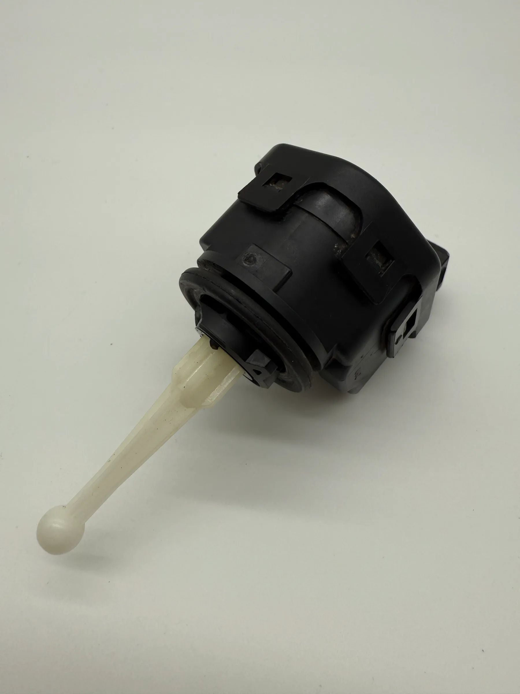 Headlight range control actuator LWR 3B0941295A VW Passat 3B 