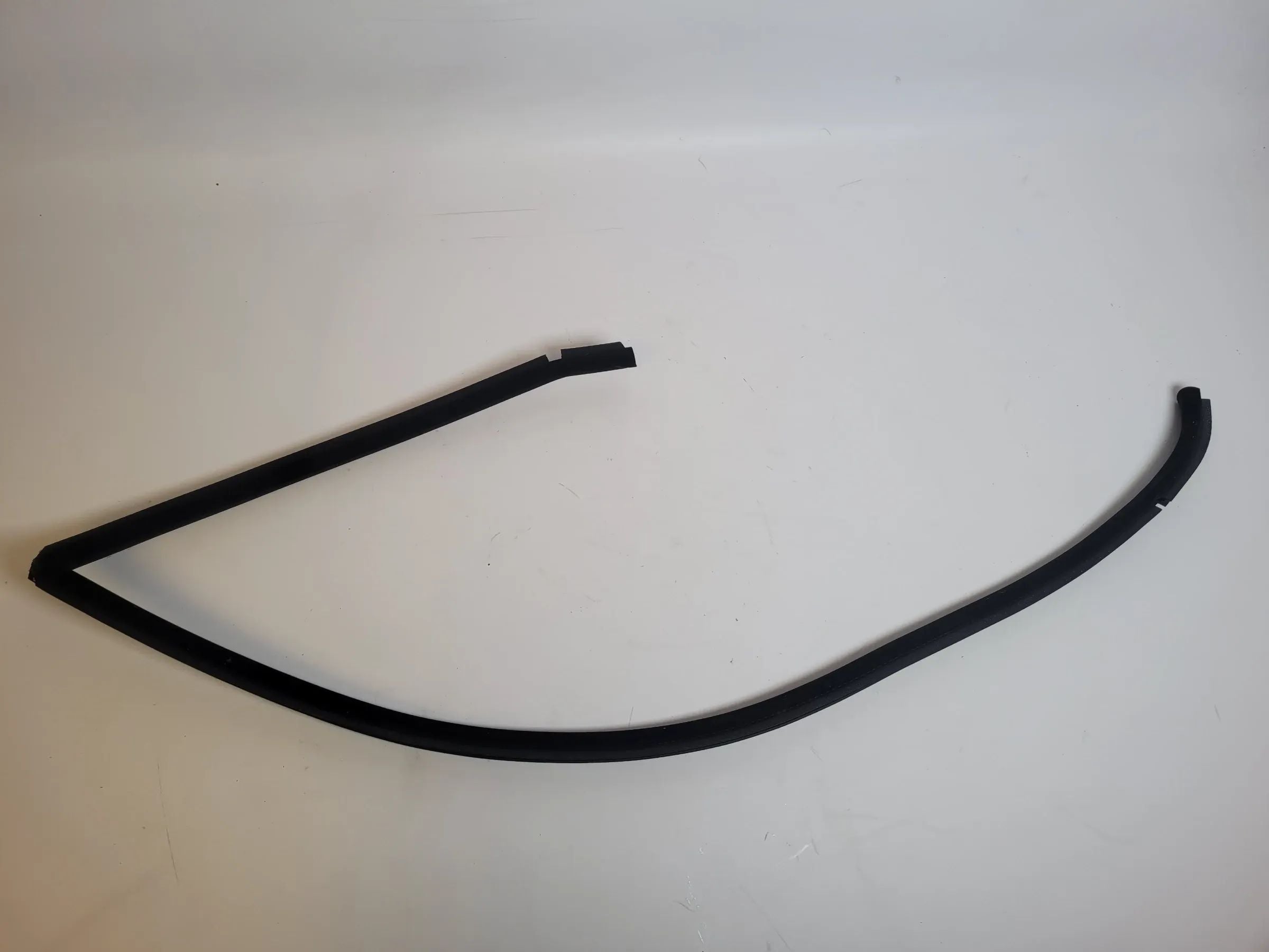 BMW 5er Touring E39 Dichtung Kofferaumfenster Links (Original)