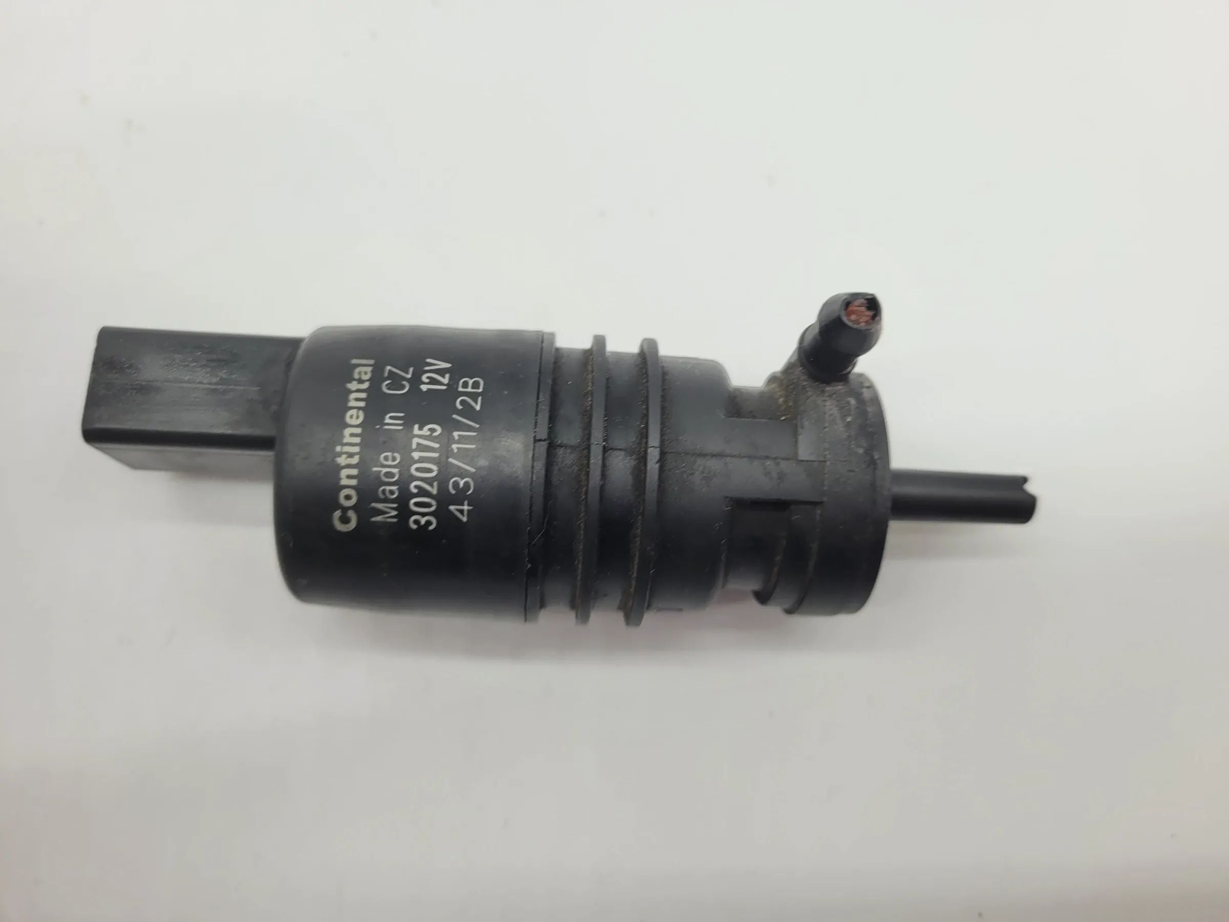 BMW 5er Touring E39 Waschwasserpumpe Pumpe 3020175 Original